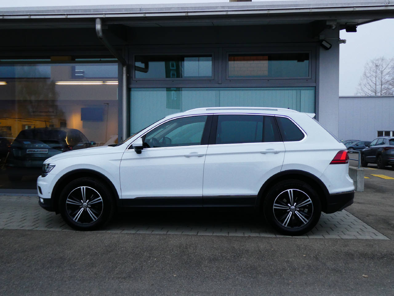 VW Tiguan 2.0 TDI SCR Highline DSG-image-8