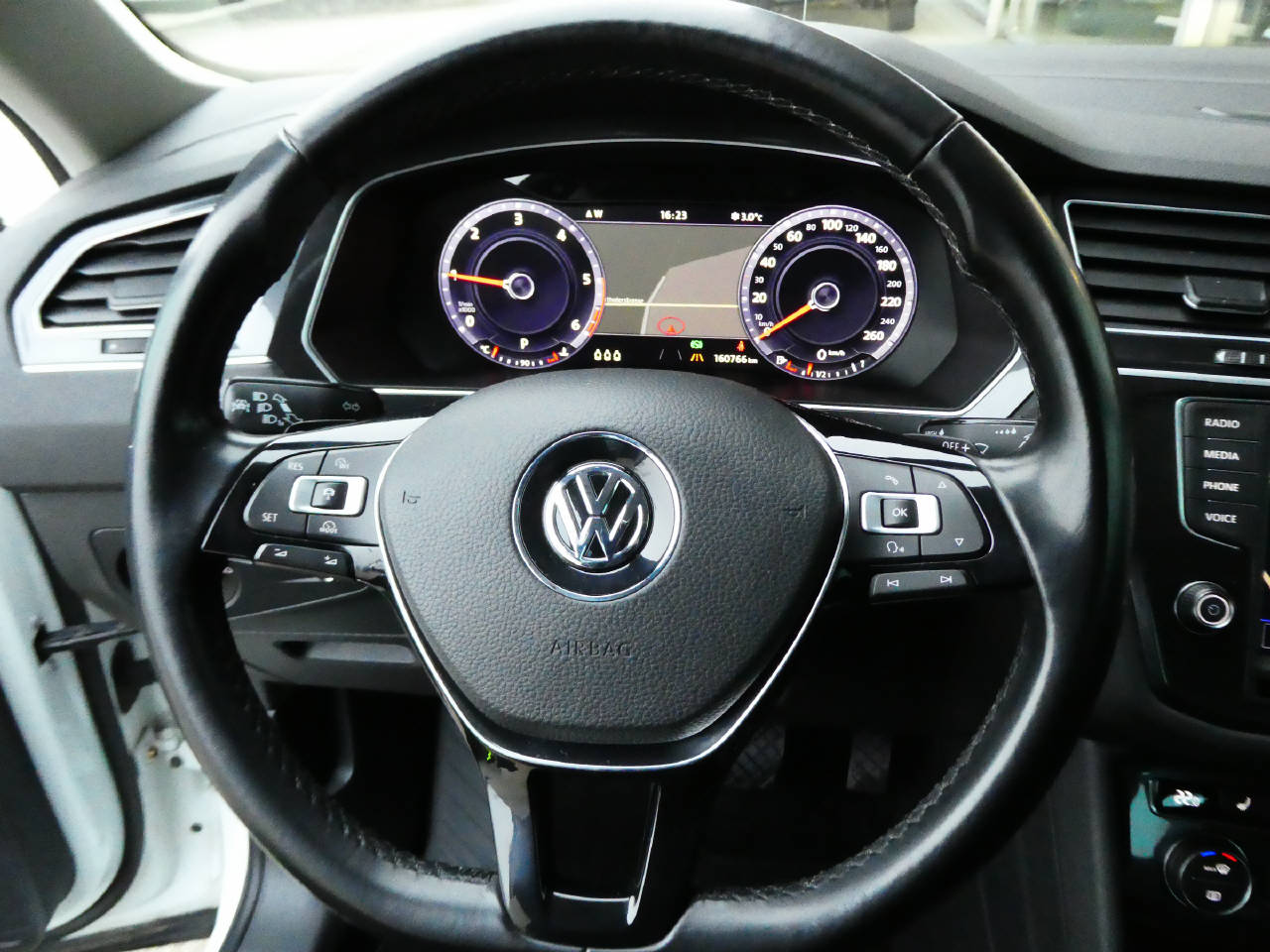 VW Tiguan 2.0 TDI SCR Highline DSG-image-13