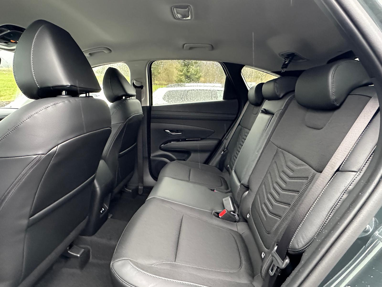 HYUNDAI Tucson 1.6 TGDI Amplia 2WD MT-image-10