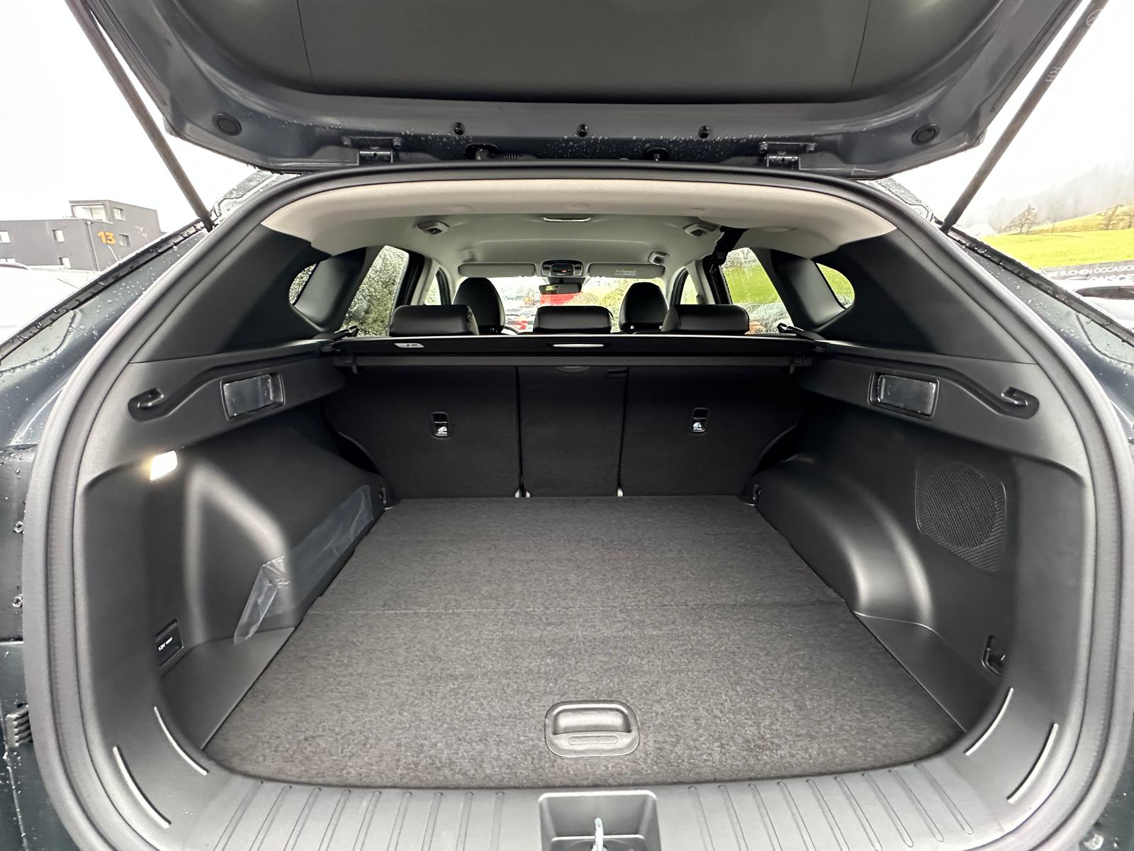 HYUNDAI Tucson 1.6 TGDI Amplia 2WD MT-image-6