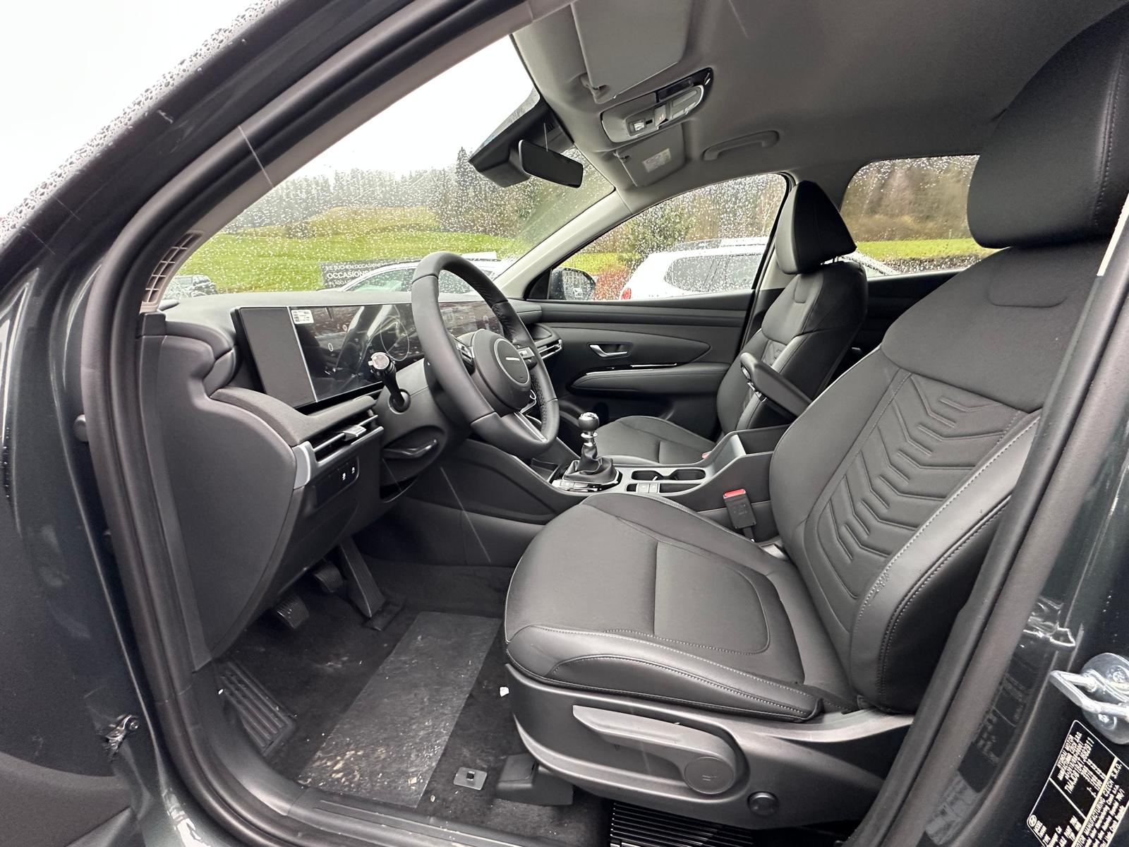 HYUNDAI Tucson 1.6 TGDI Amplia 2WD MT-image-9