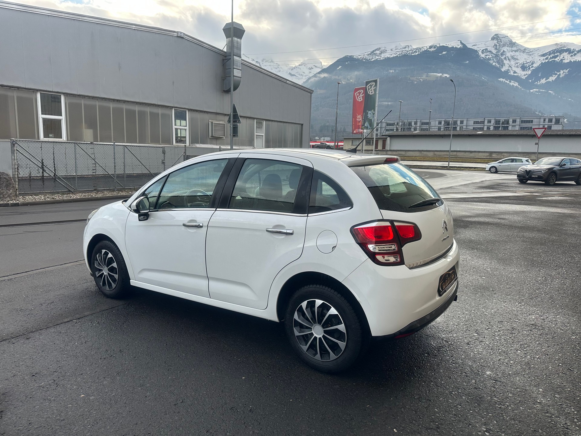 CITROEN C3 1.2i PureTech Red Block-image-4