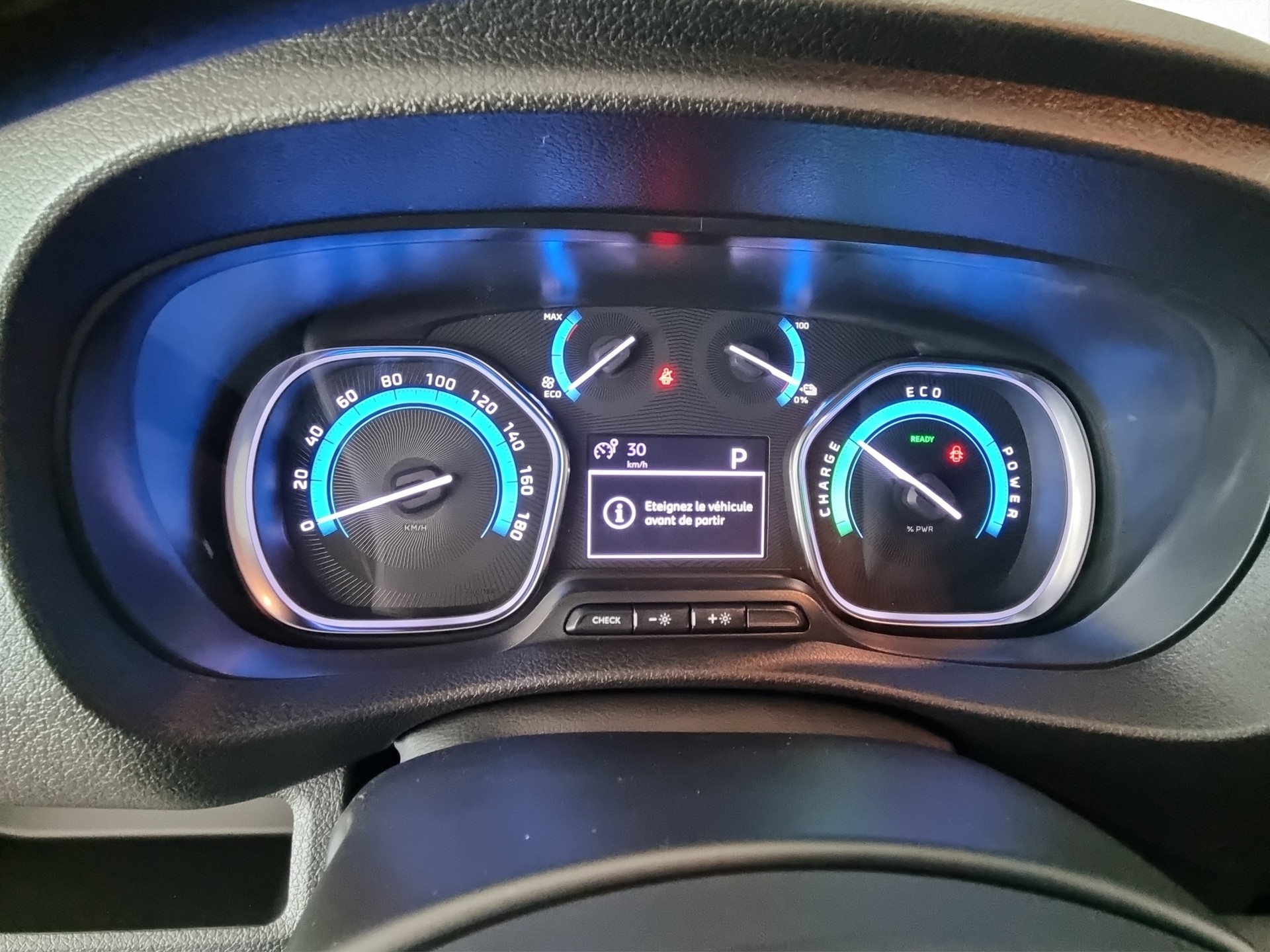 PEUGEOT e-Expert Premium 50 KWh Standard L2 Glastüren-image-10