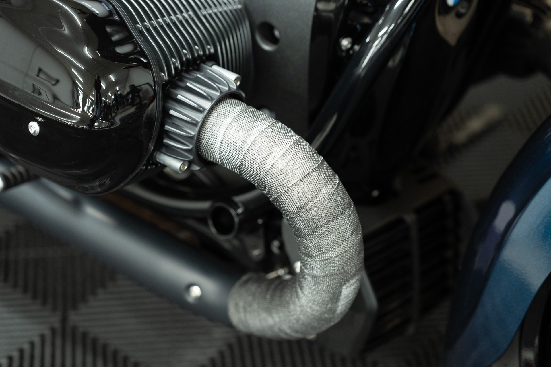 BMW R 18 B mit Jekill & Hyde Klappenauspuffanlage-image-11