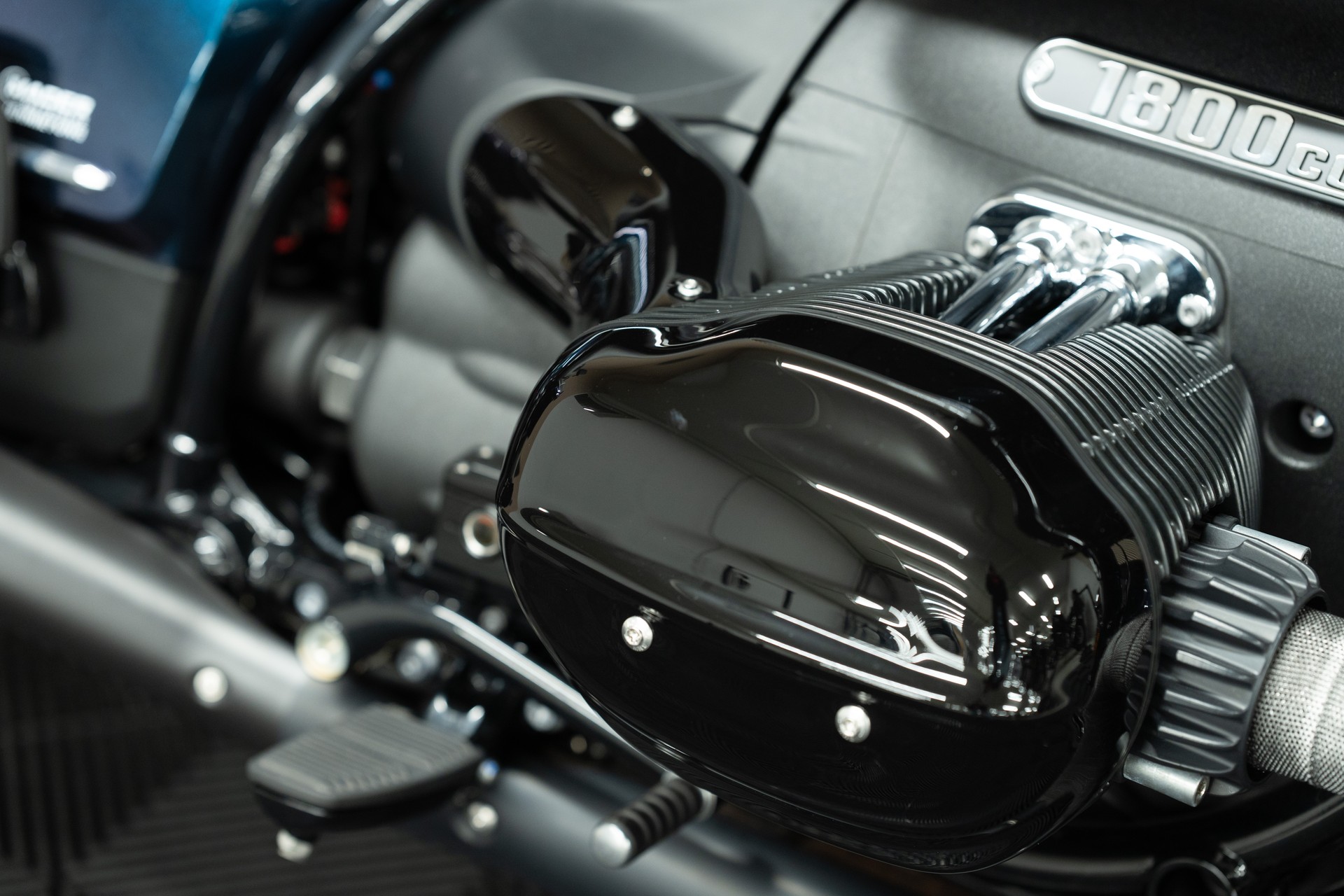 BMW R 18 B mit Jekill & Hyde Klappenauspuffanlage-image-10
