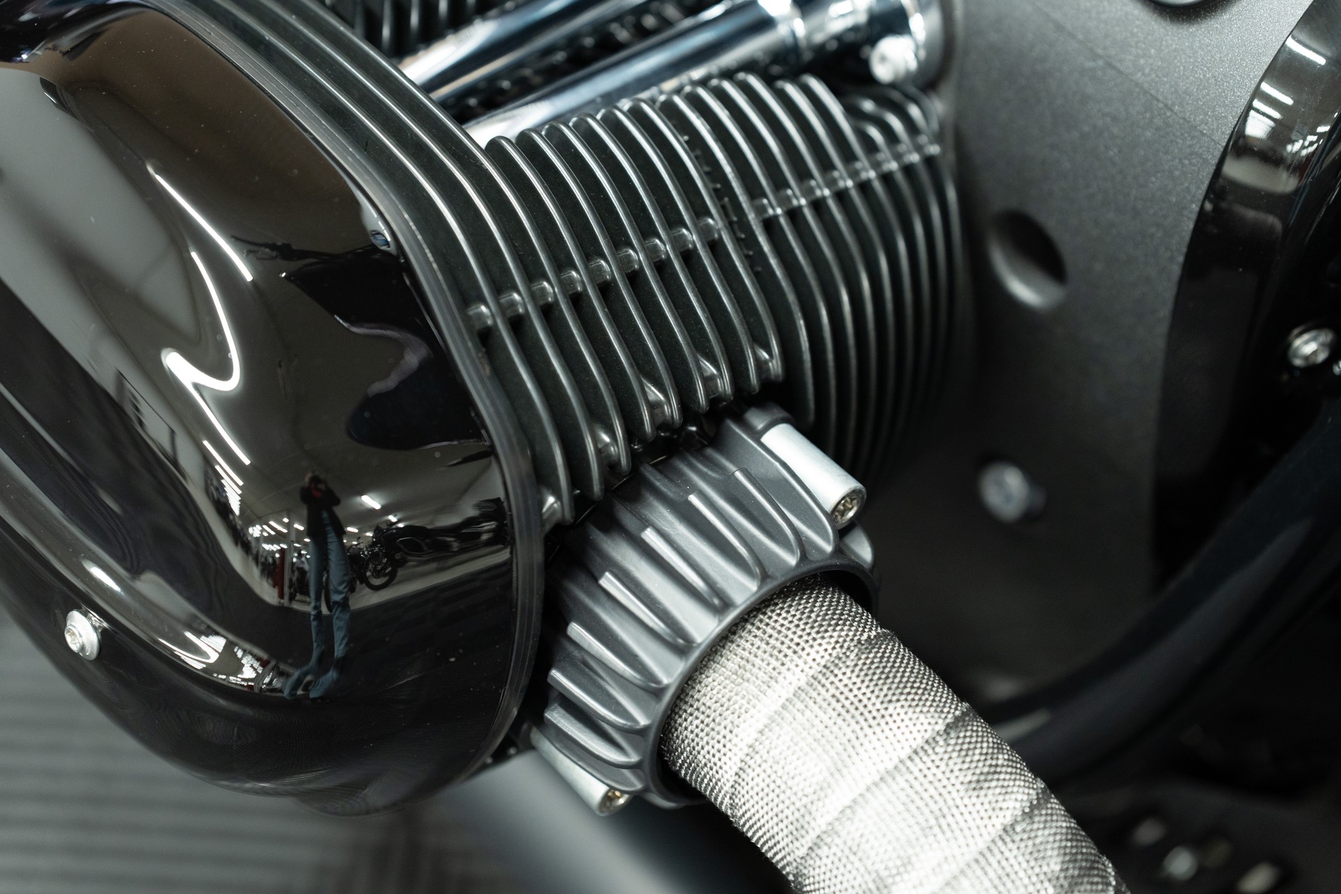 BMW R 18 B mit Jekill & Hyde Klappenauspuffanlage-image-12