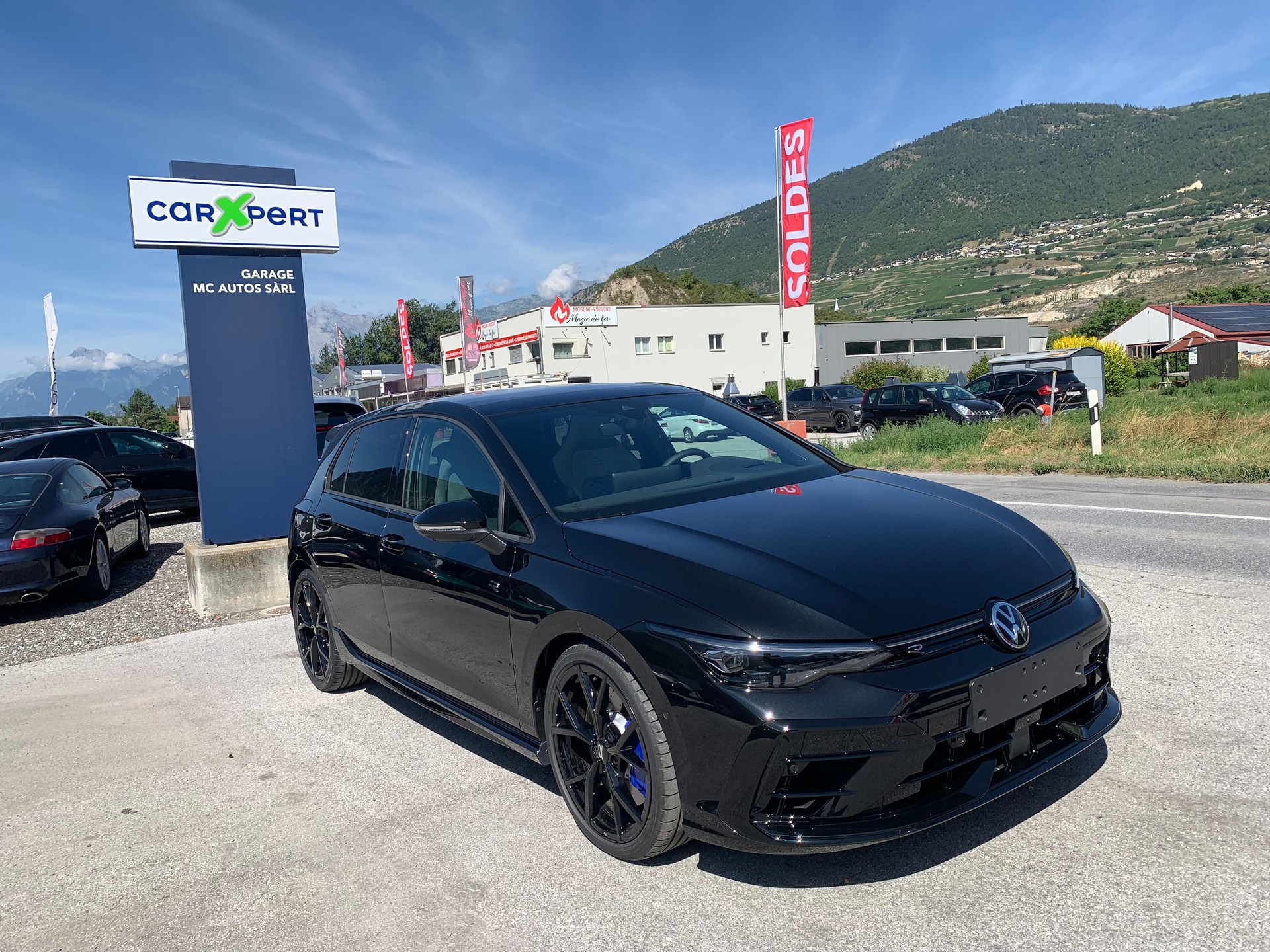 VW Golf 2.0 TSI R DSG 4 Motion-showroom-element-3