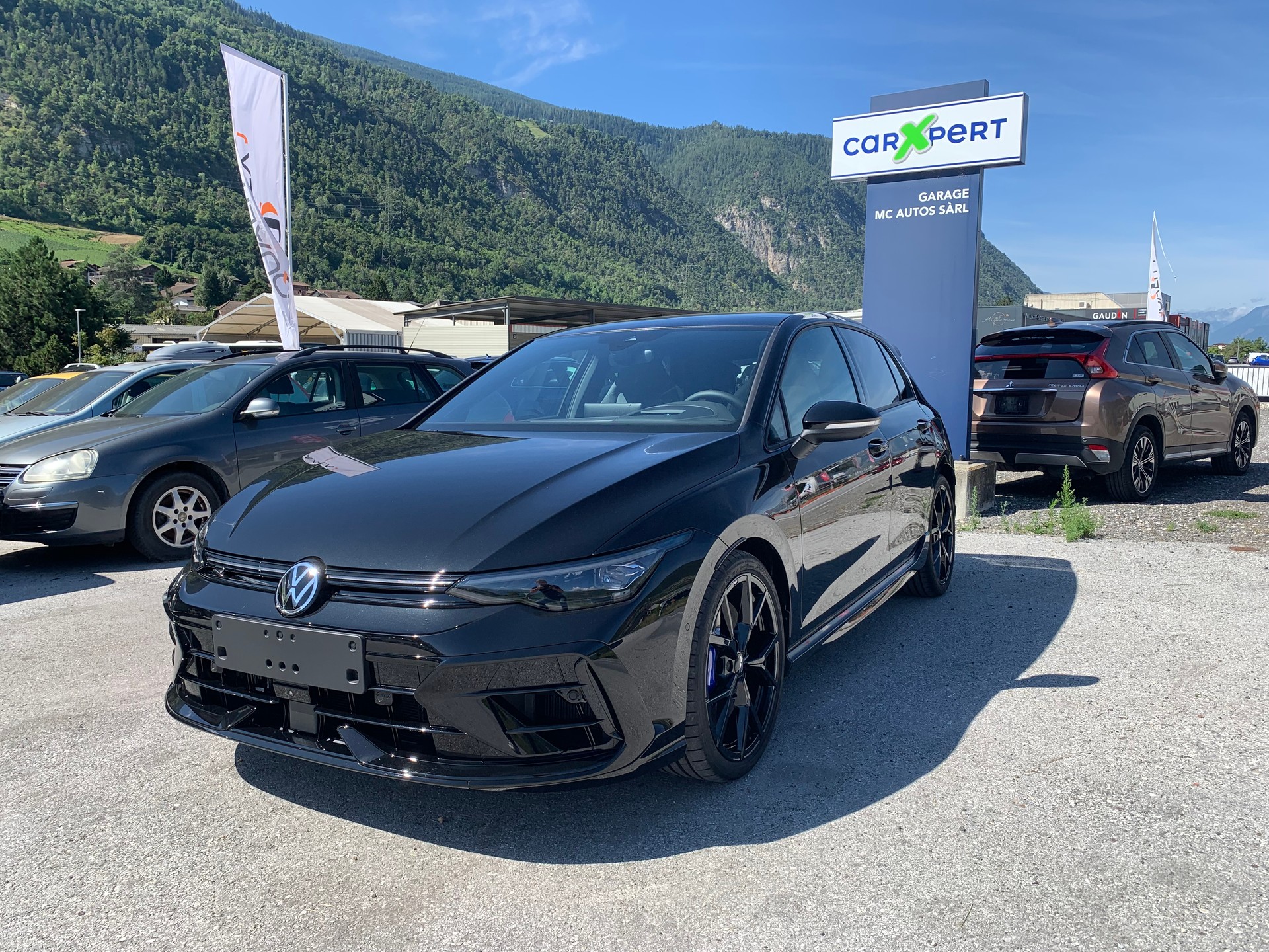 VW Golf 2.0 TSI R DSG 4 Motion-showroom-element-2