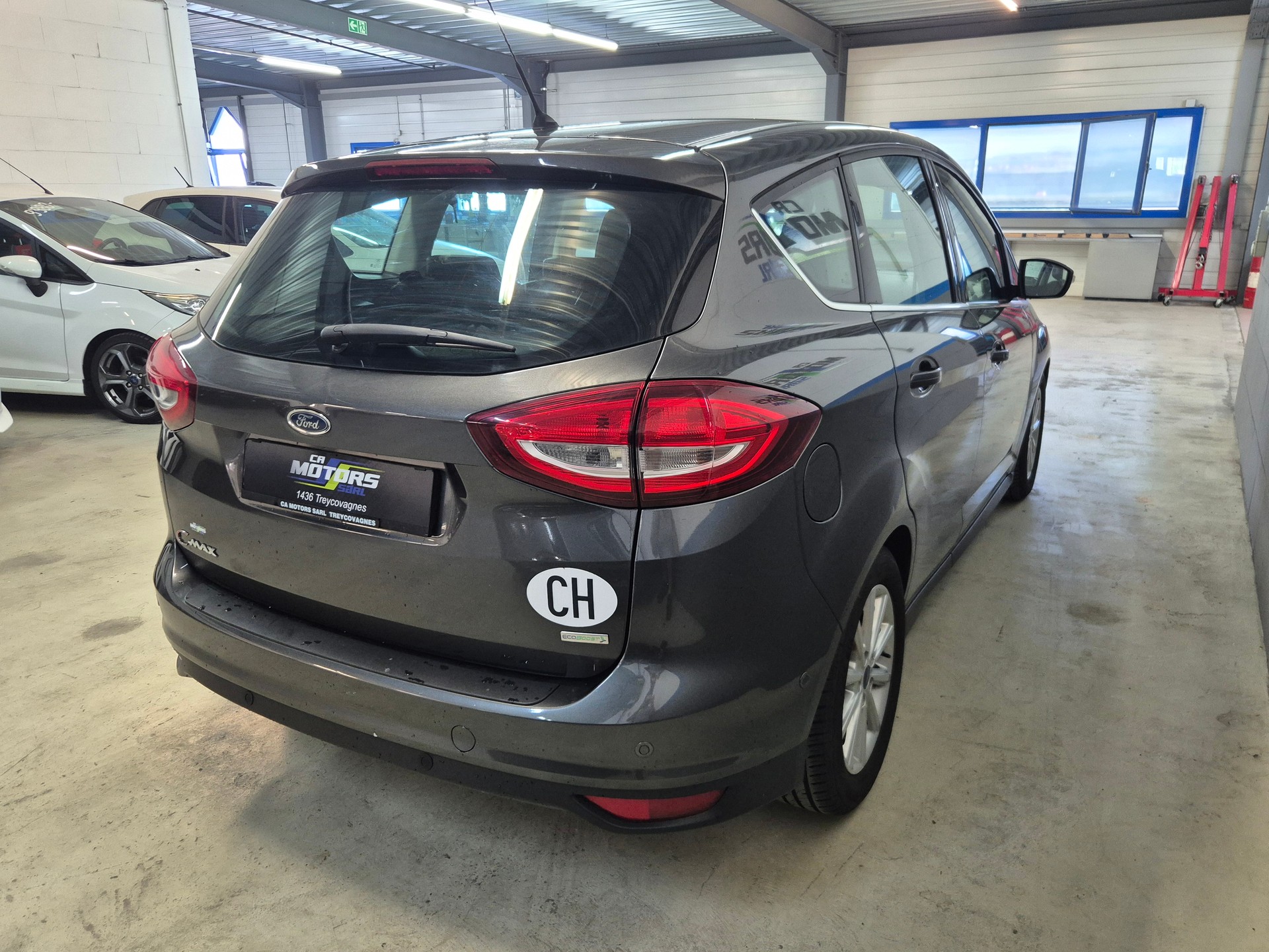 FORD C-Max 1.5 SCTi Titanium-image-3