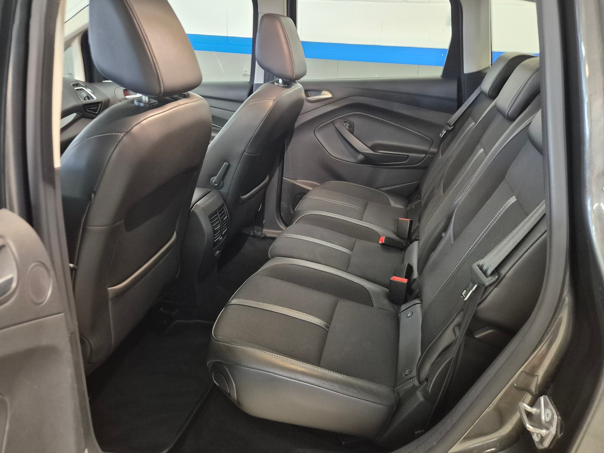 FORD C-Max 1.5 SCTi Titanium-image-13