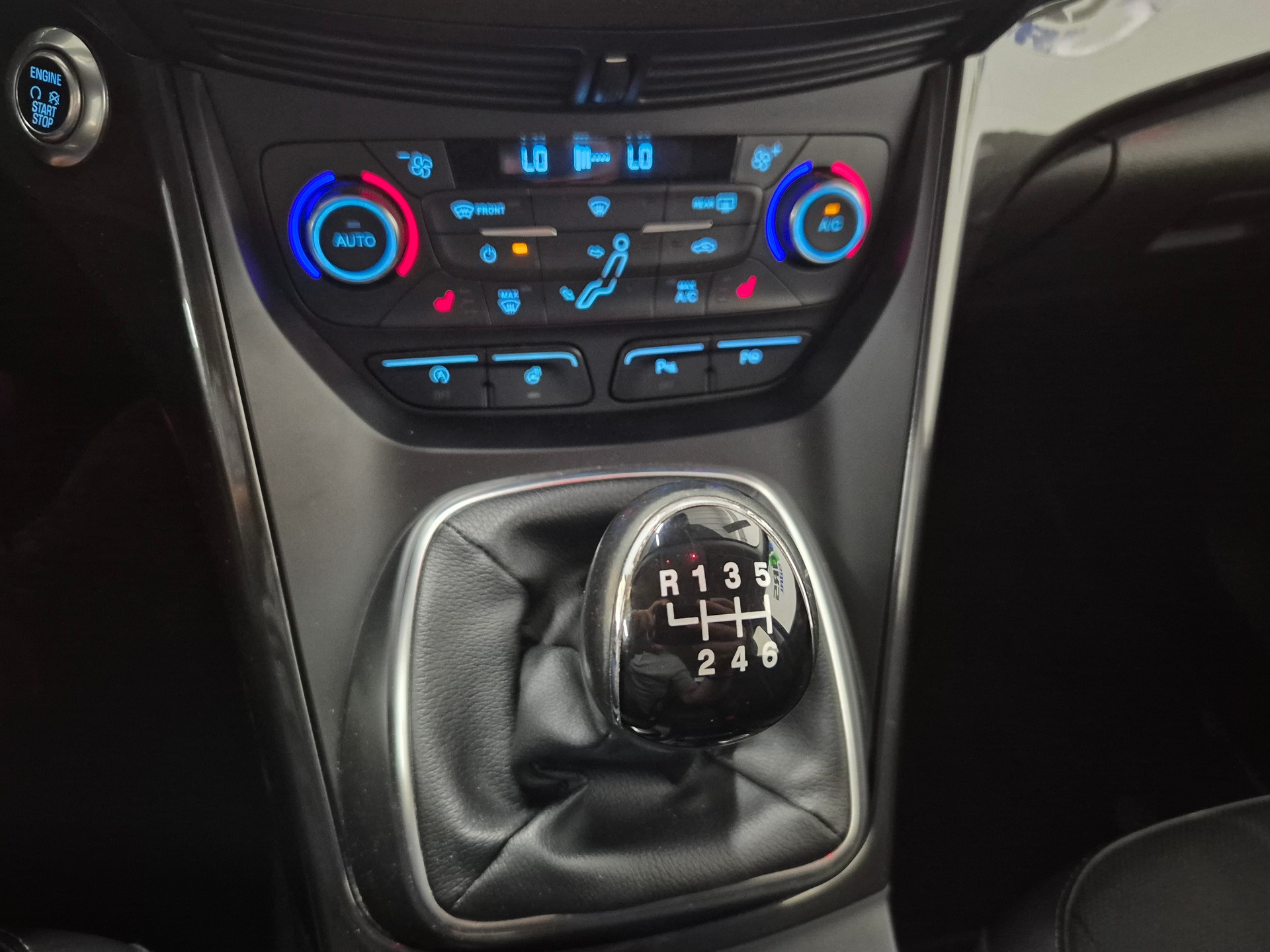 FORD C-Max 1.5 SCTi Titanium-image-12