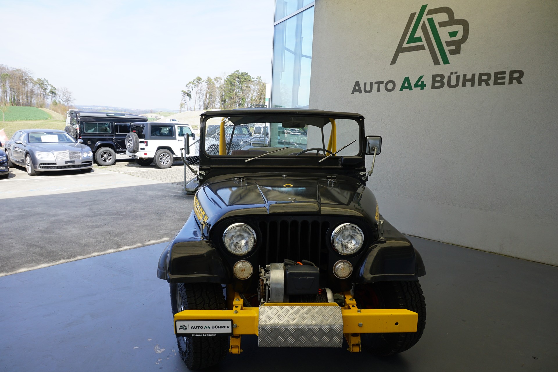 JEEP CJ 5 "Renegarde" 2,2lt. Benziner 75PS mit revidierten Motor-showroom-element-3