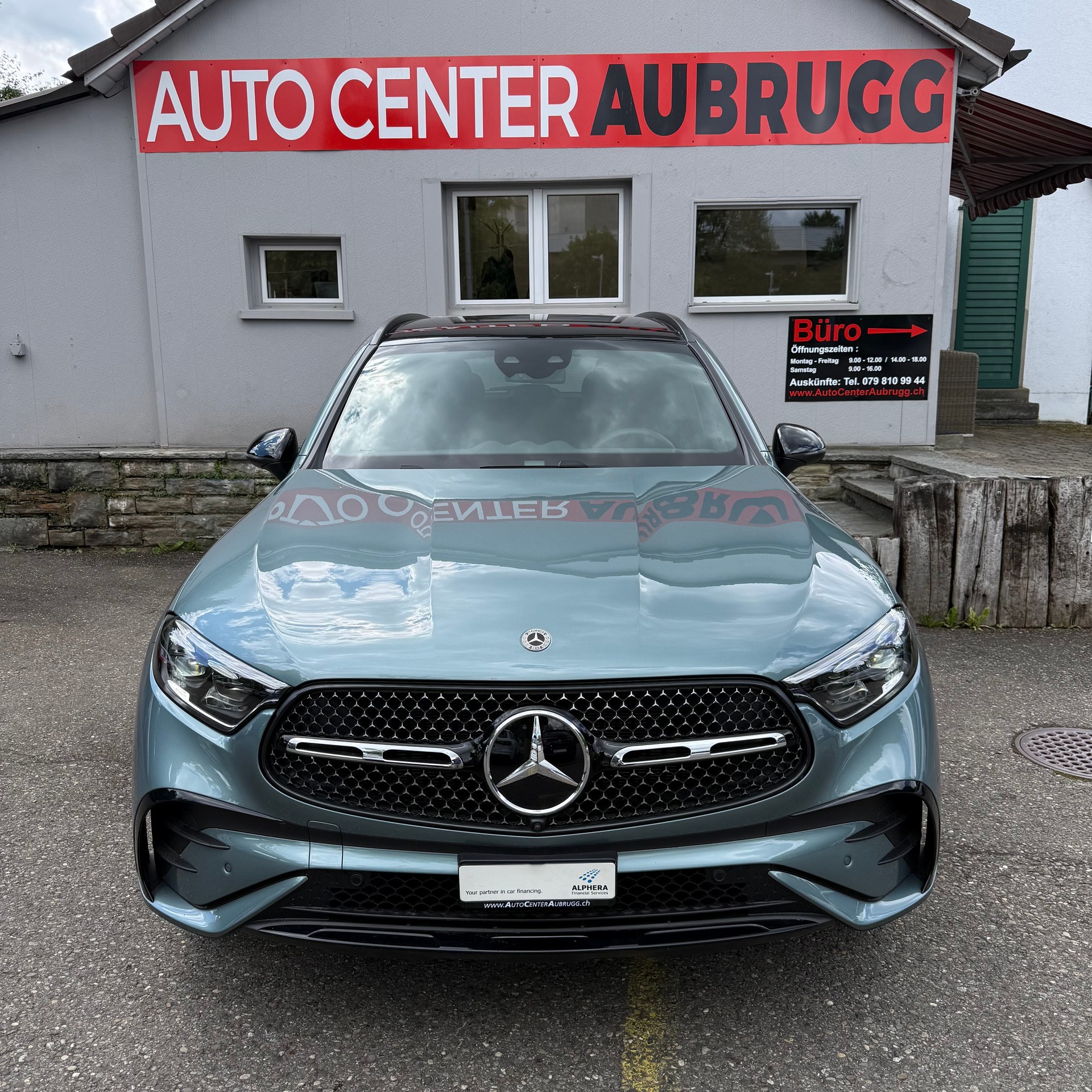 MERCEDES-BENZ GLC 300 AMG LINE 4Matic 9G-Tronic *CH-FAHRZEUG - 4 JAHRE GARANTIE - PANORAMA-DACH*-showroom-element-2
