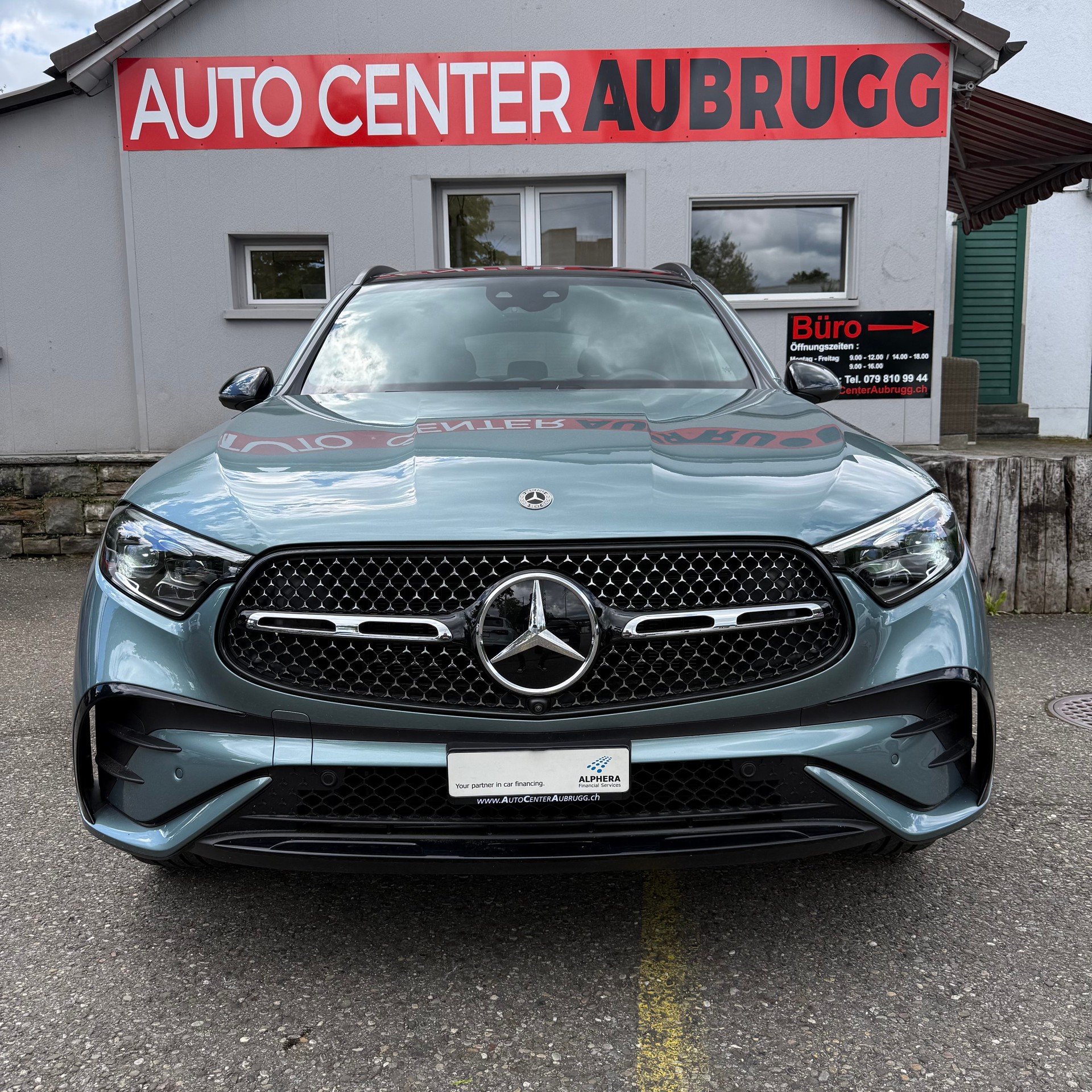 MERCEDES-BENZ GLC 300 AMG LINE 4Matic 9G-Tronic *CH-FAHRZEUG - 4 JAHRE GARANTIE - PANORAMA-DACH*-showroom-element-3