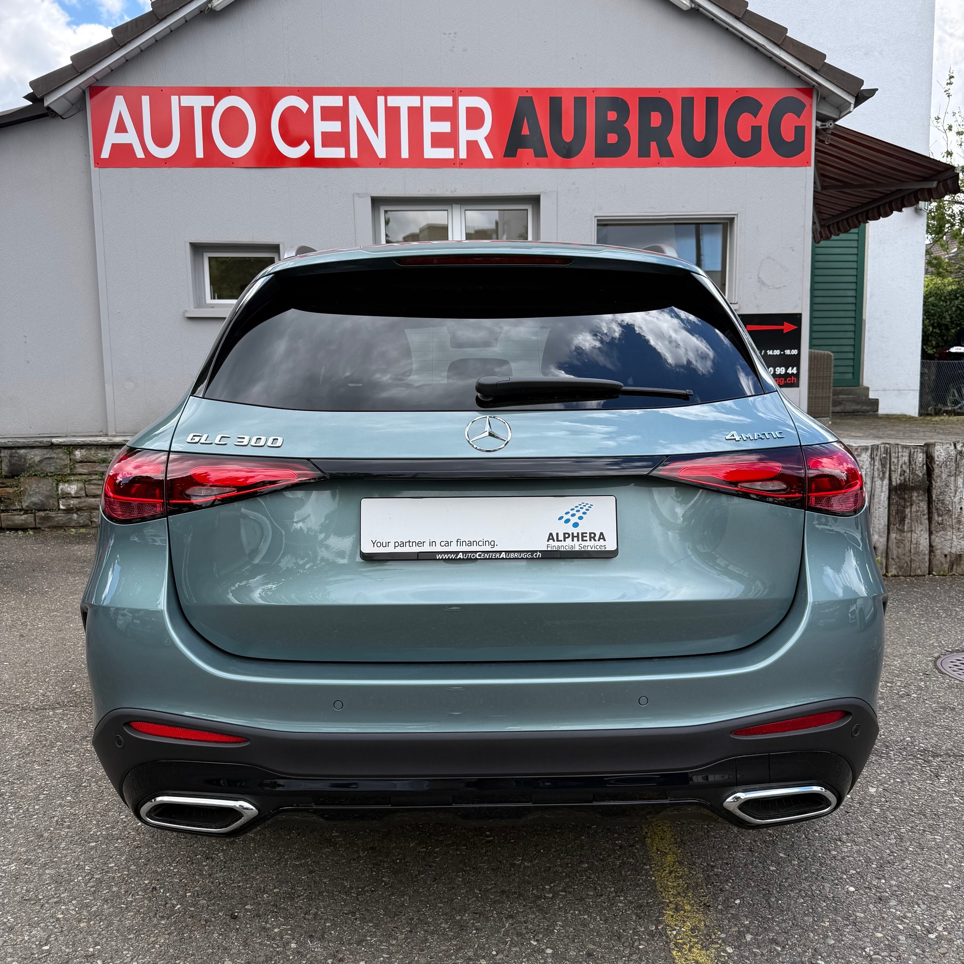 MERCEDES-BENZ GLC 300 AMG LINE 4Matic 9G-Tronic *CH-FAHRZEUG - 4 JAHRE GARANTIE - PANORAMA-DACH*-image-5