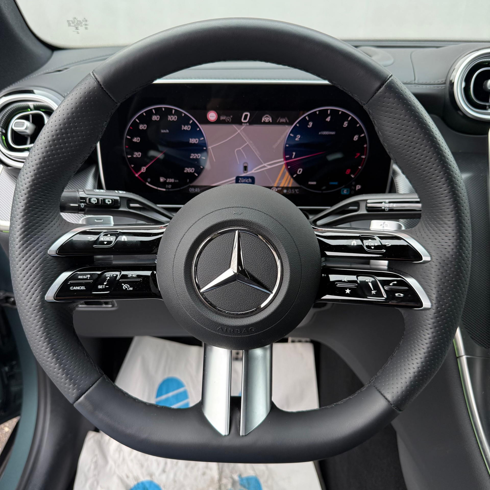 MERCEDES-BENZ GLC 300 AMG LINE 4Matic 9G-Tronic *CH-FAHRZEUG - 4 JAHRE GARANTIE - PANORAMA-DACH*-image-15