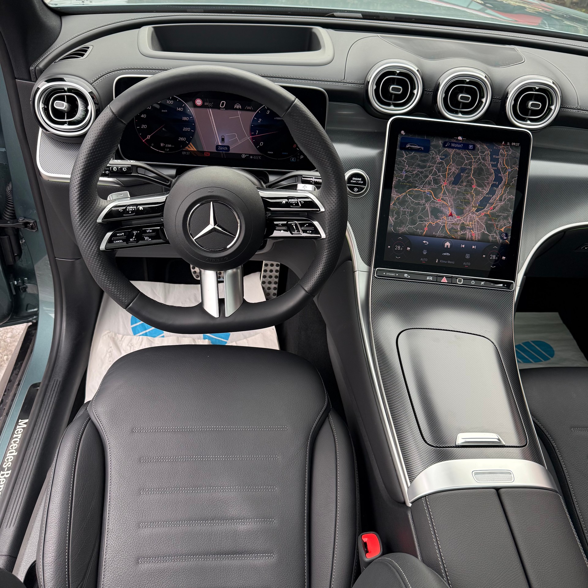 MERCEDES-BENZ GLC 300 AMG LINE 4Matic 9G-Tronic *CH-FAHRZEUG - 4 JAHRE GARANTIE - PANORAMA-DACH*-image-12