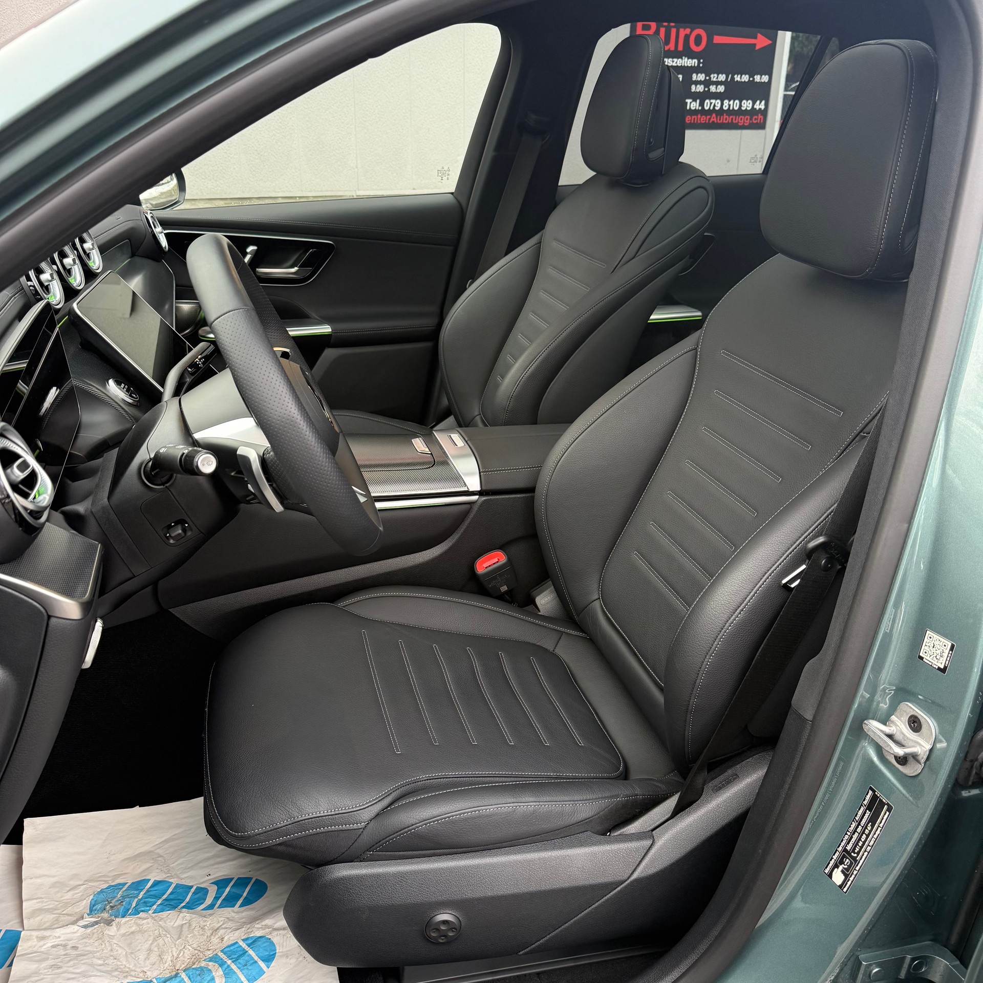 MERCEDES-BENZ GLC 300 AMG LINE 4Matic 9G-Tronic *CH-FAHRZEUG - 4 JAHRE GARANTIE - PANORAMA-DACH*-image-9