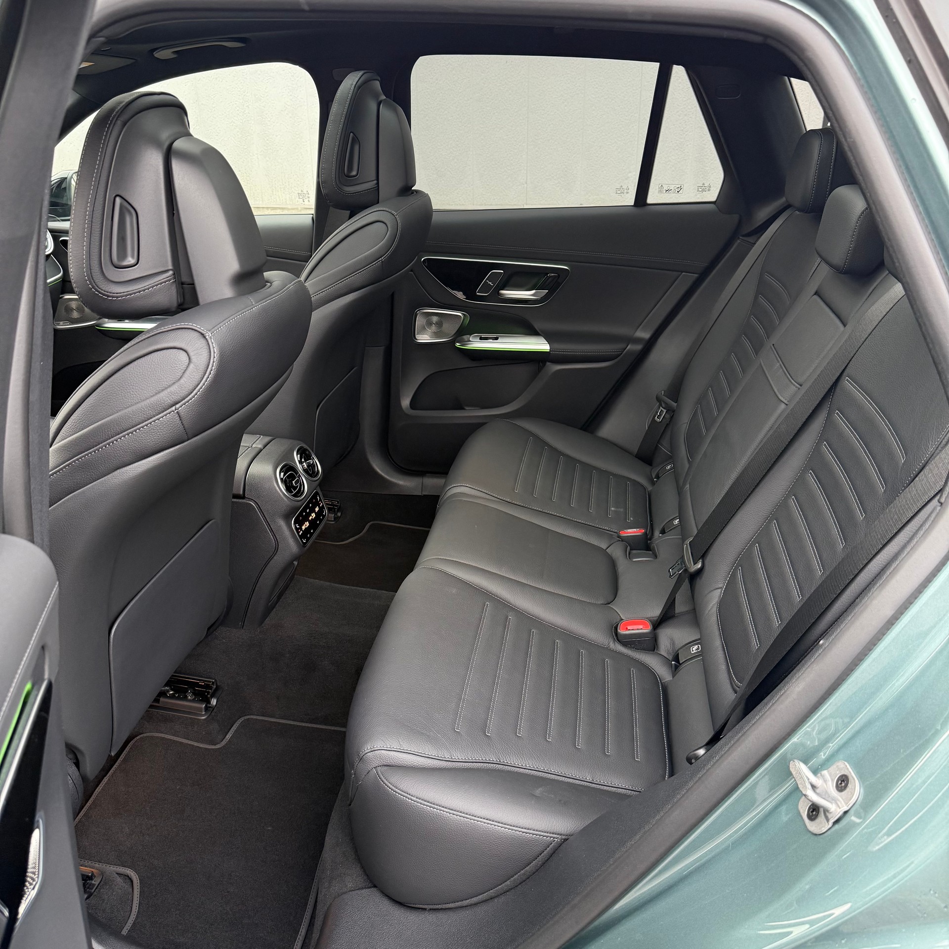 MERCEDES-BENZ GLC 300 AMG LINE 4Matic 9G-Tronic *CH-FAHRZEUG - 4 JAHRE GARANTIE - PANORAMA-DACH*-image-10