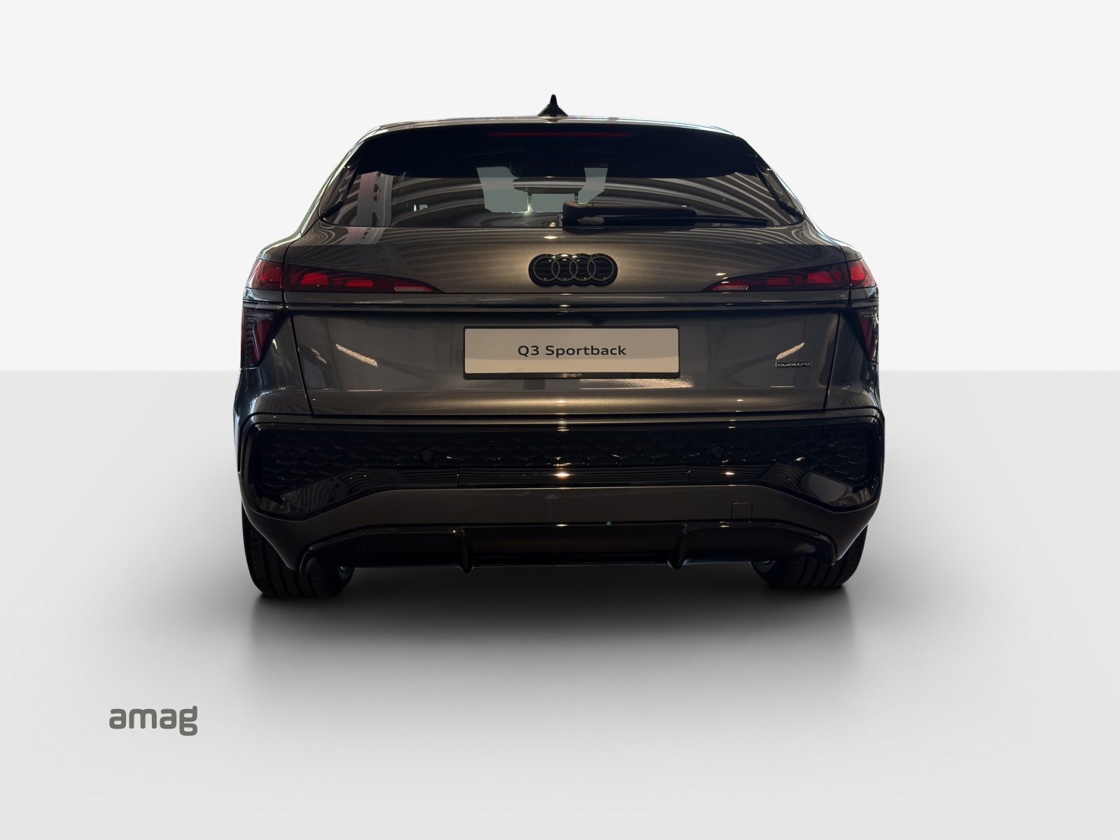 AUDI Q3 Sportback TFSI quattro 195 kW S tronic-showroom-element-3