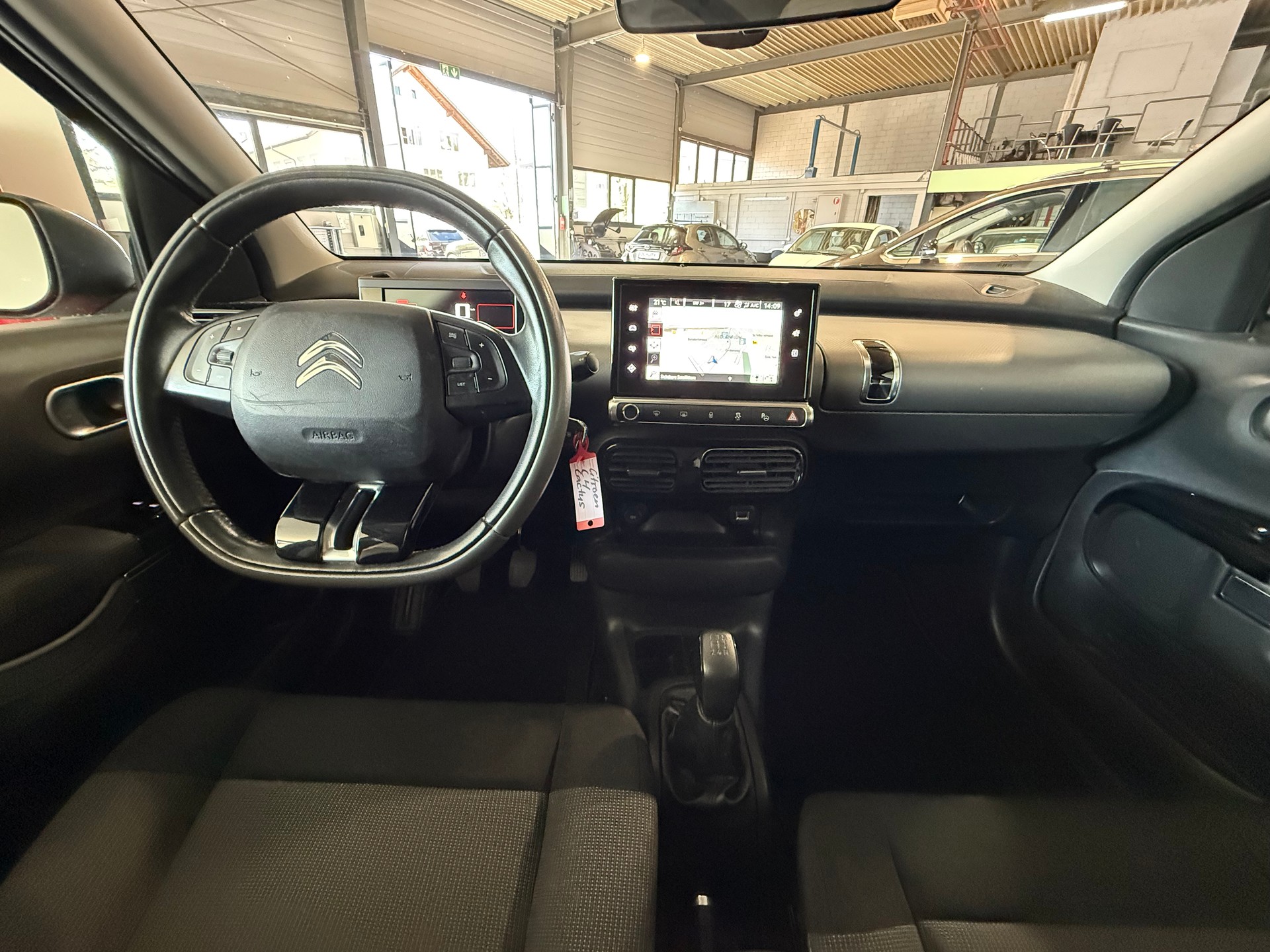 CITROEN C4 Cactus 1.2 e-THP Shine-image-9