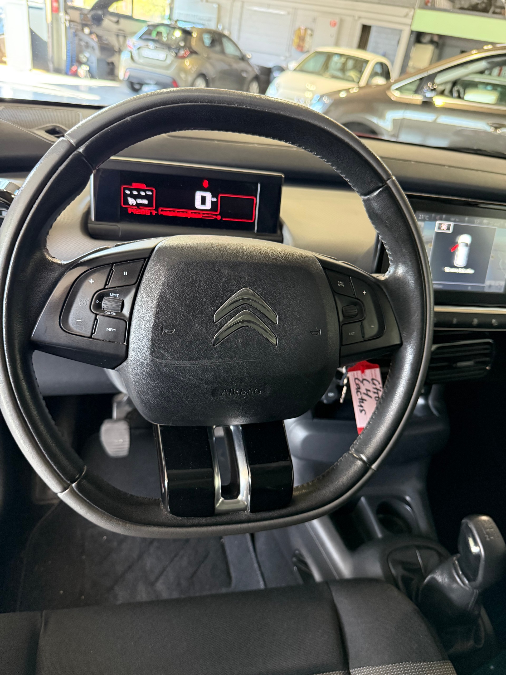 CITROEN C4 Cactus 1.2 e-THP Shine-image-11