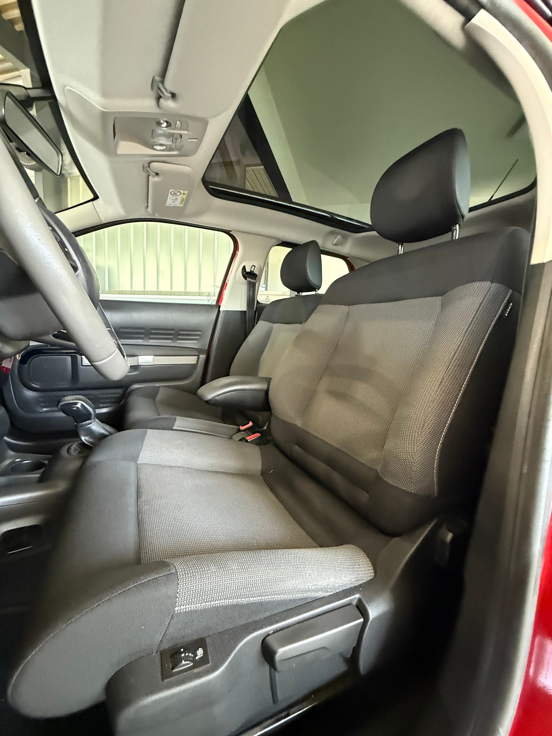 CITROEN C4 Cactus 1.2 e-THP Shine-image-6