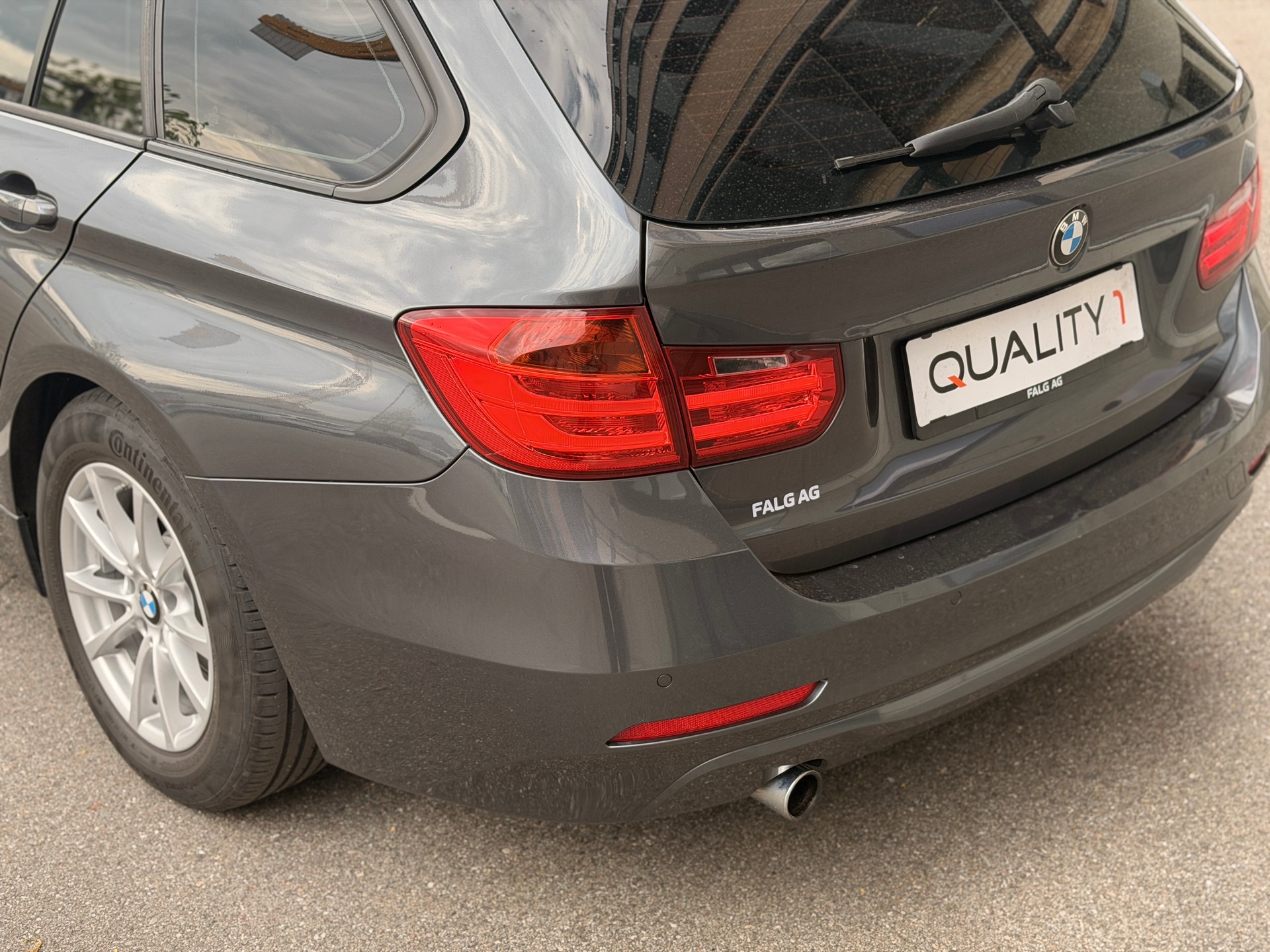 BMW 320d xDrive Touring Steptronic-image-12