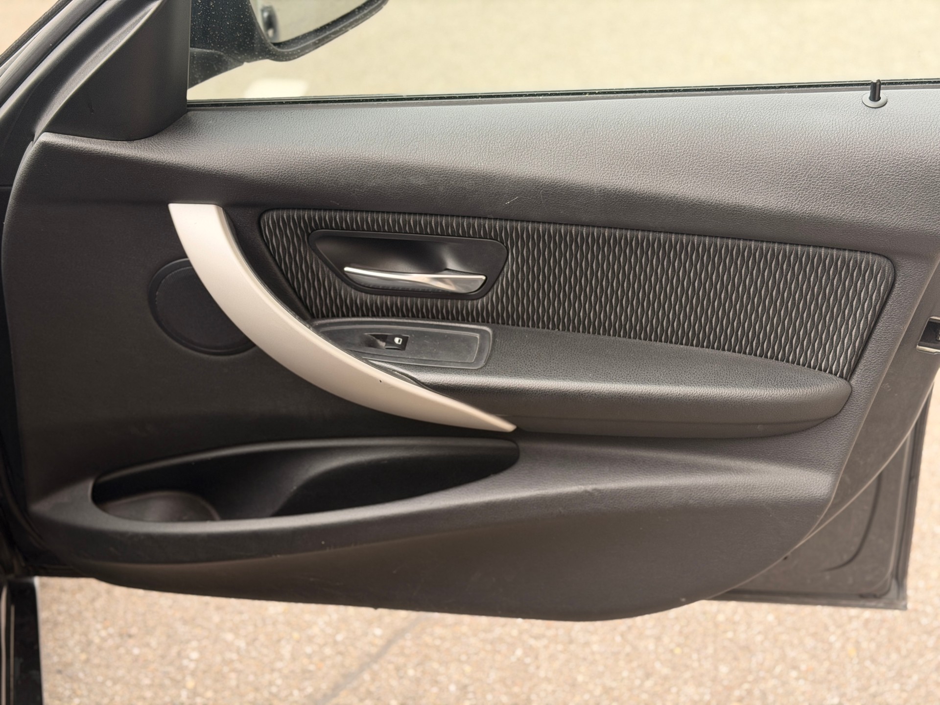 BMW 320d xDrive Touring Steptronic-image-25