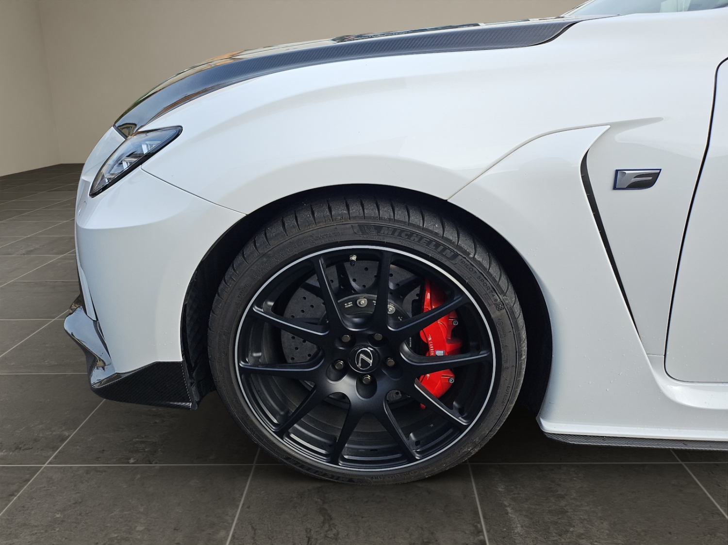 LEXUS RC F 5.0 V8 Track Edition-image-16