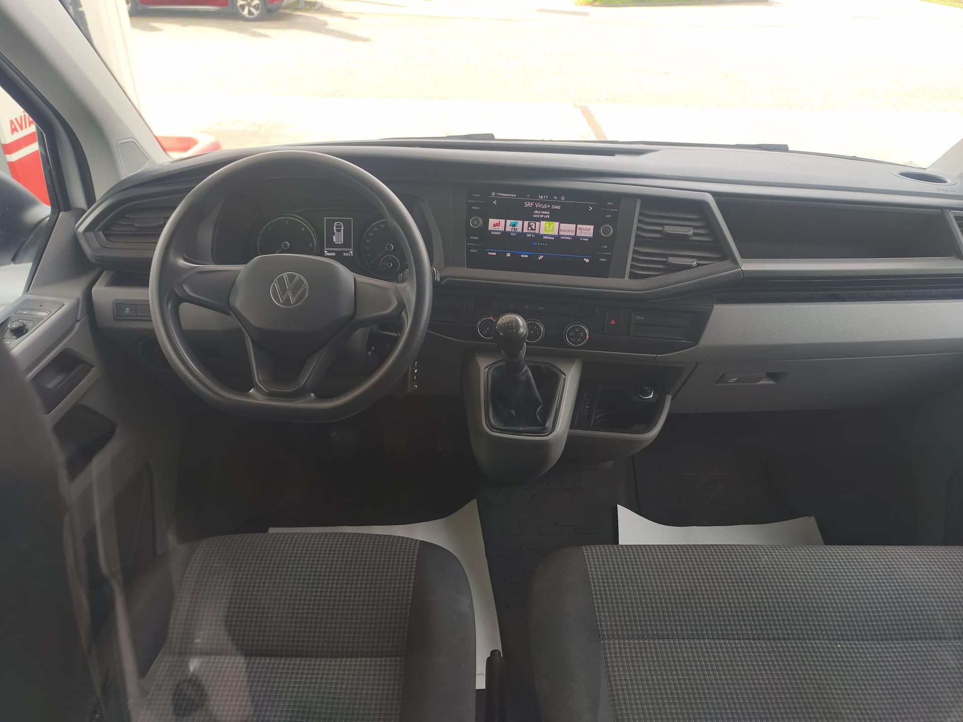 VW T6.1 2.0 TDI Envia Free 4Motion-image-10
