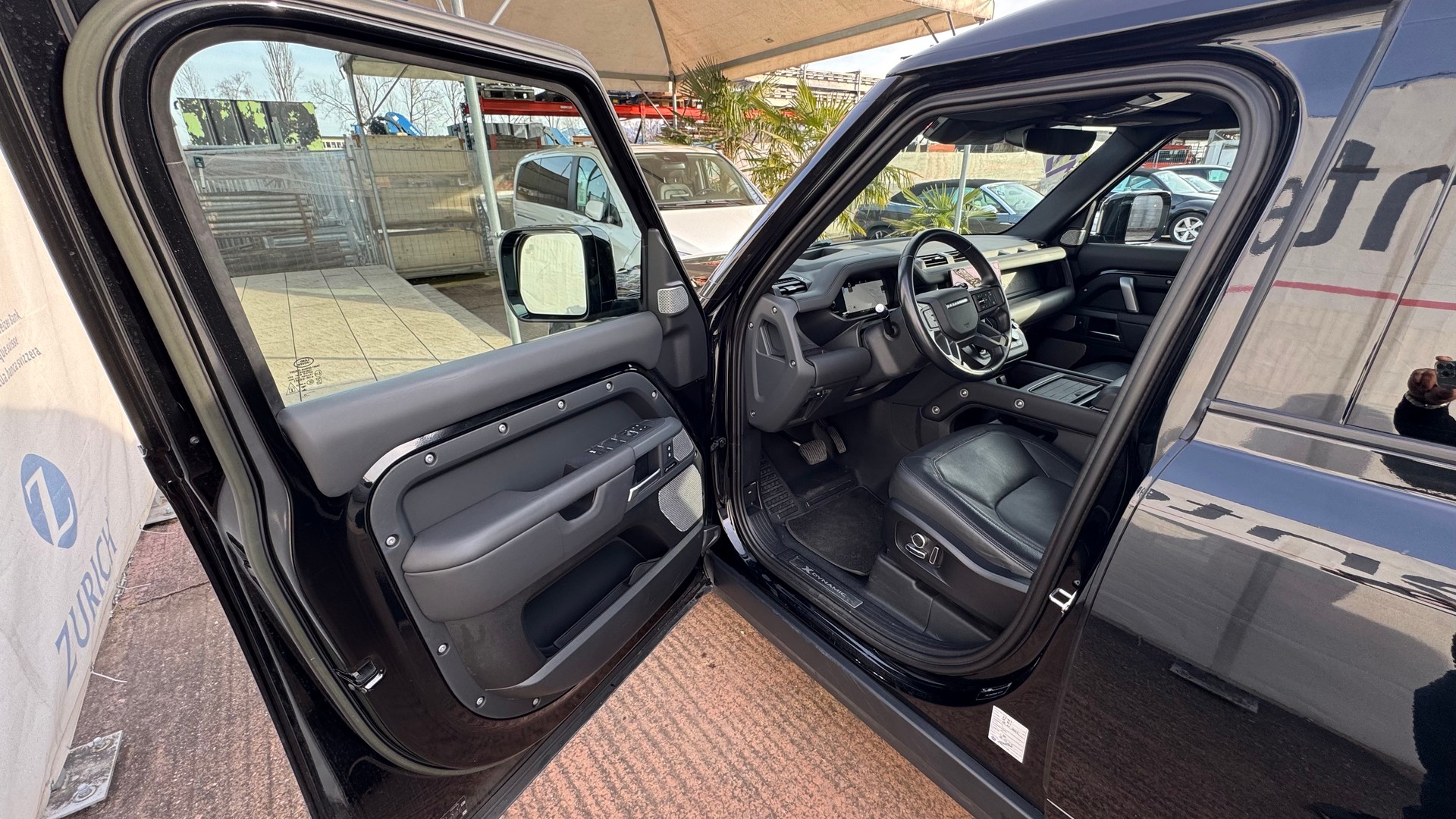 LAND ROVER Defender 130 3.0 D I6 X-Dynamic HSE AWD AT8 *Head-Up-Display*8 Sitzplätze*-image-16