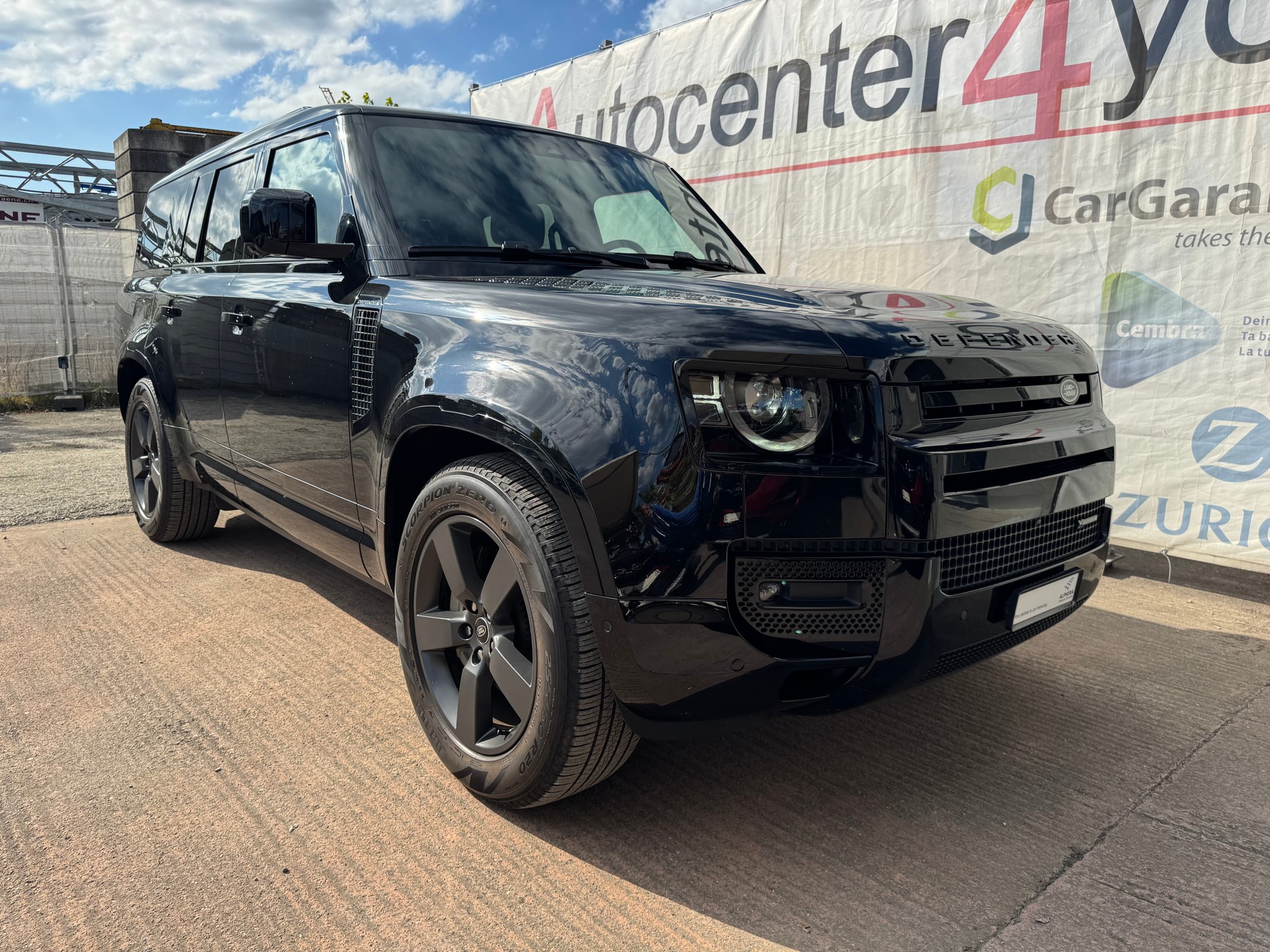 LAND ROVER Defender 130 3.0 D I6 X-Dynamic HSE AWD AT8 *Head-Up-Display*8 Sitzplätze*-showroom-element-1