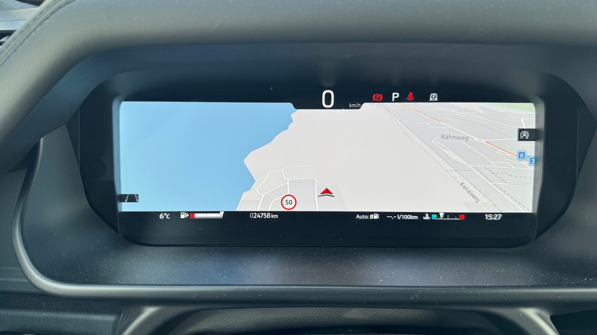 LAND ROVER Defender 130 3.0 D I6 X-Dynamic HSE AWD AT8 *Head-Up-Display*8 Sitzplätze*-image-23