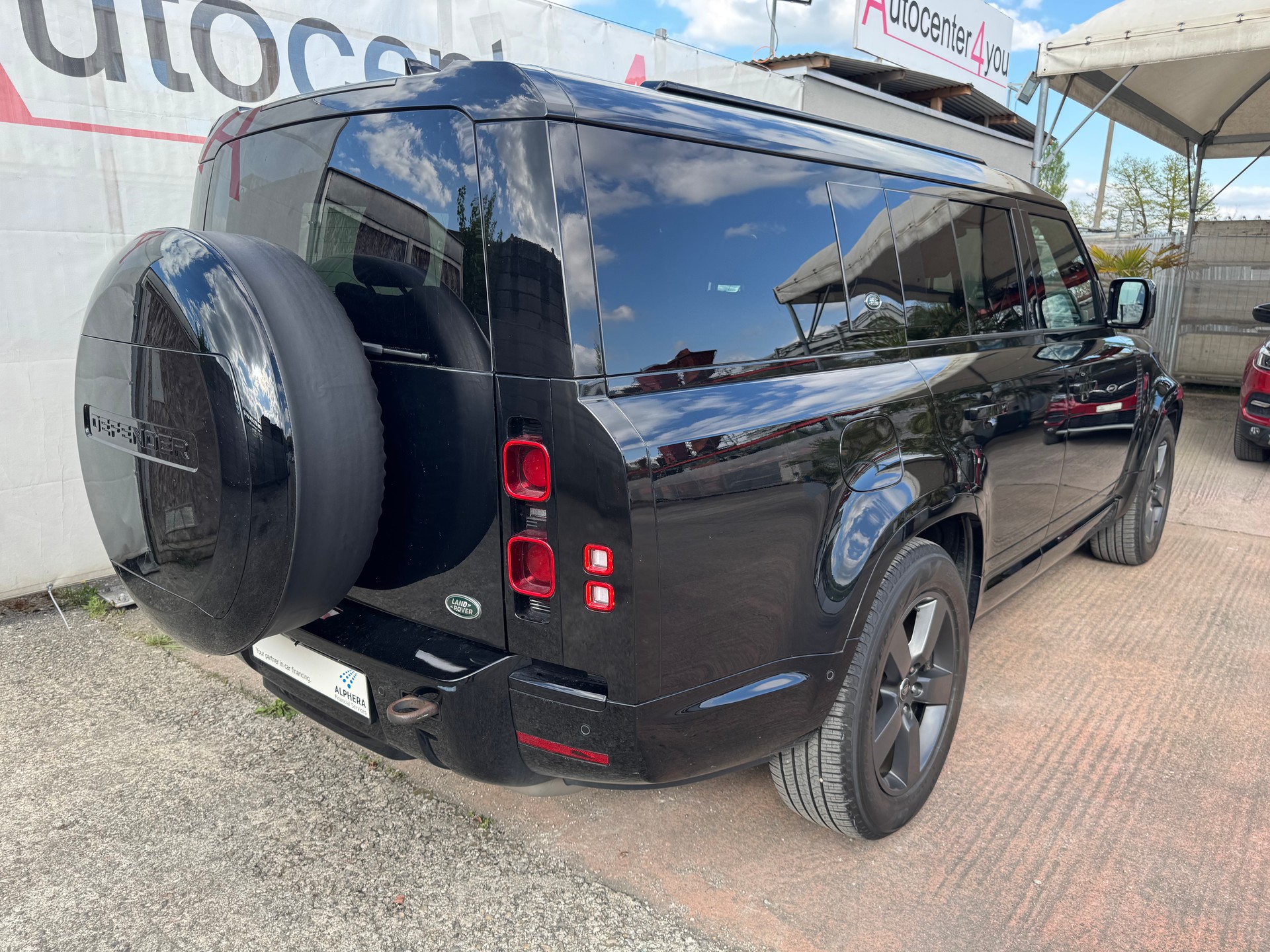 LAND ROVER Defender 130 3.0 D I6 X-Dynamic HSE AWD AT8 *Head-Up-Display*8 Sitzplätze*-image-8