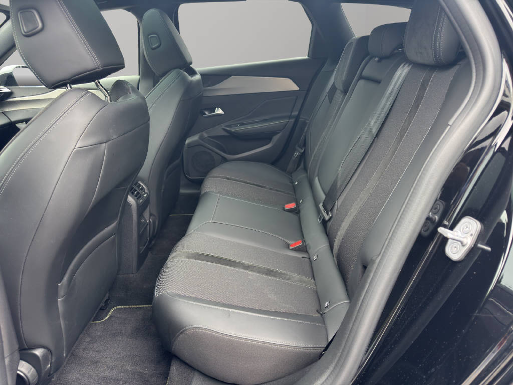 PEUGEOT 308 SW 1.6 PHEV 180 GT-image-11