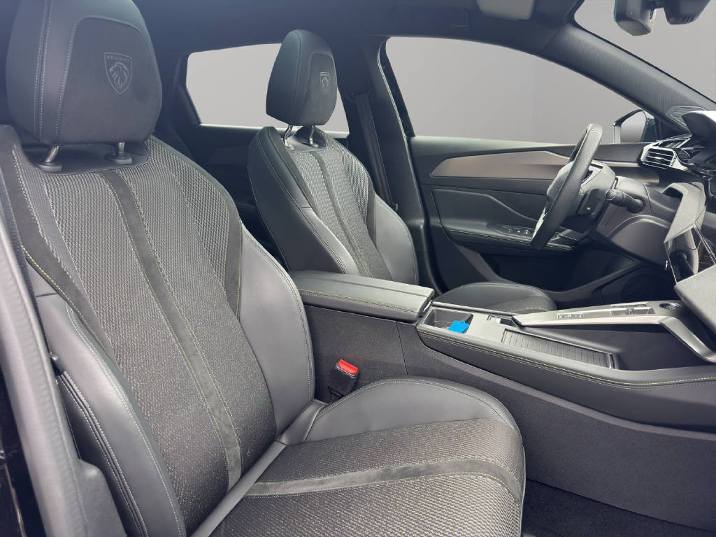 PEUGEOT 308 SW 1.6 PHEV 180 GT-image-10