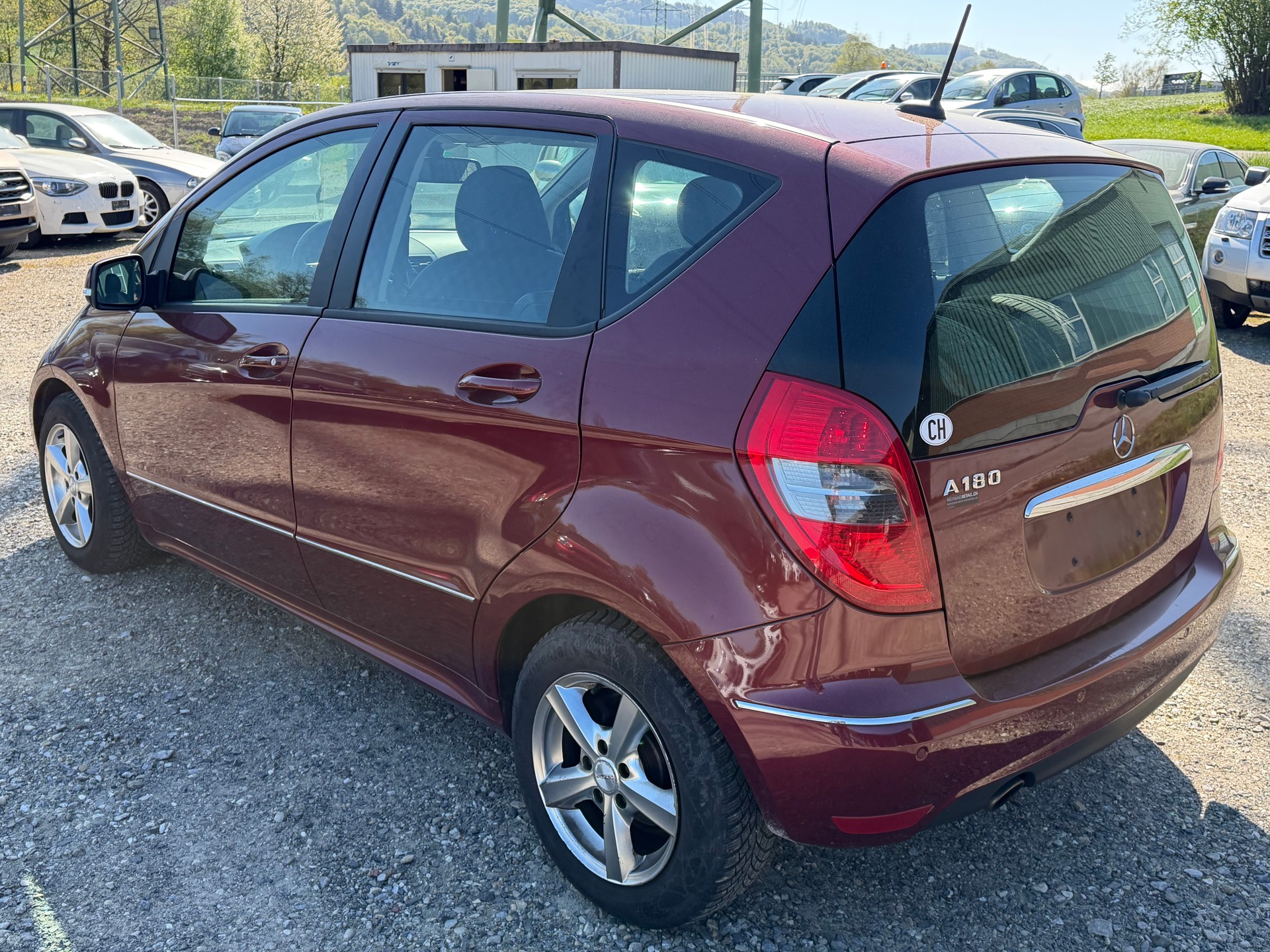 MERCEDES-BENZ A 180-image-10