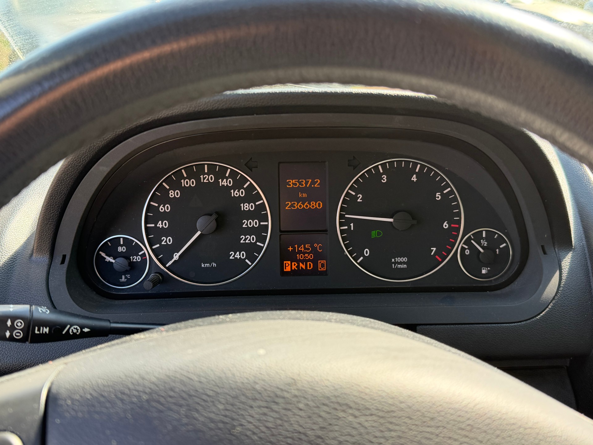 MERCEDES-BENZ A 180-image-3
