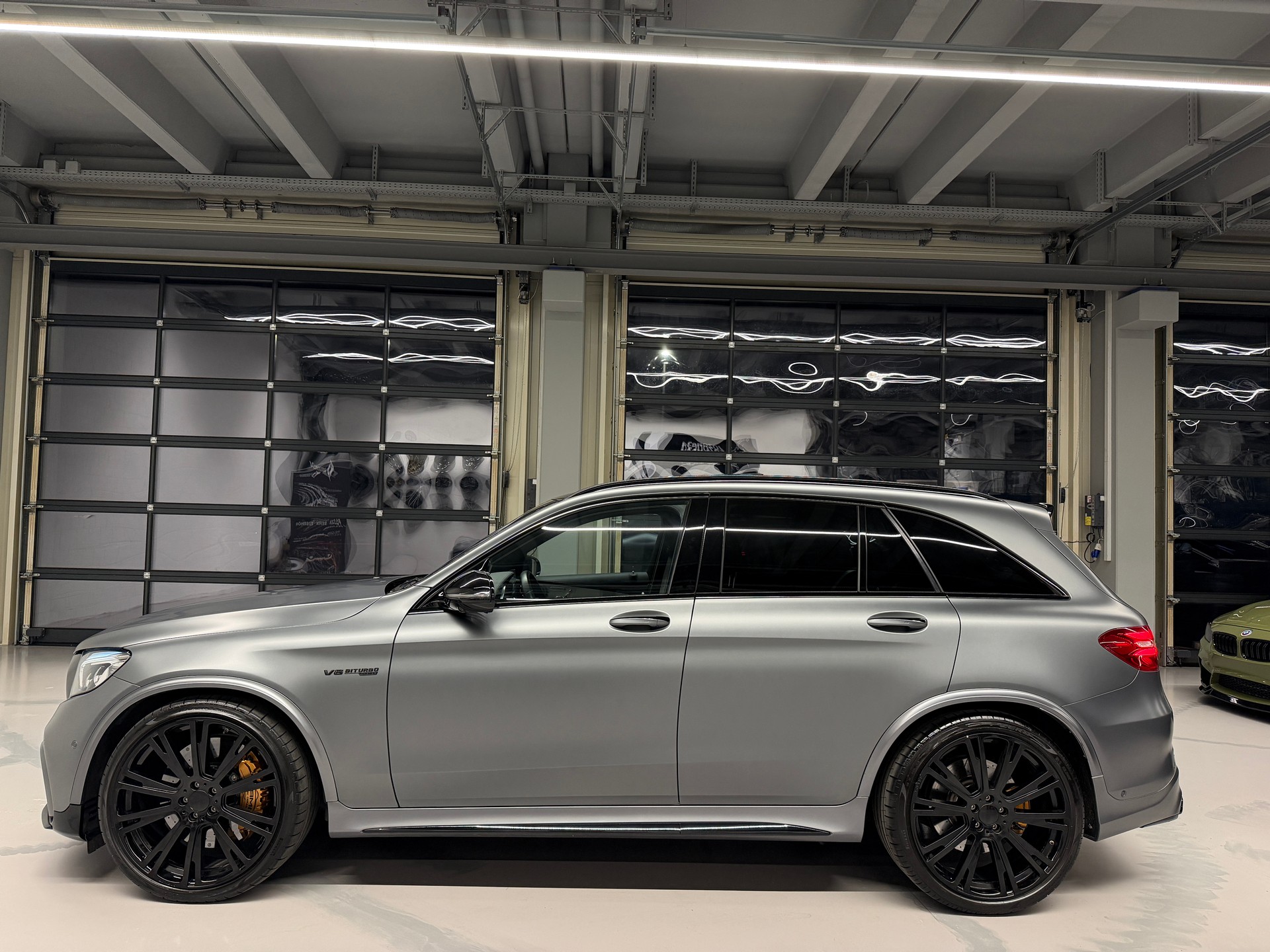 MERCEDES-BENZ GLC 63 S AMG 4m+ *CH-Auto*BRABUS Felgen*BRABUS Tieferlegung*Designo Magno*Keramik*Leder Designo*-image-16