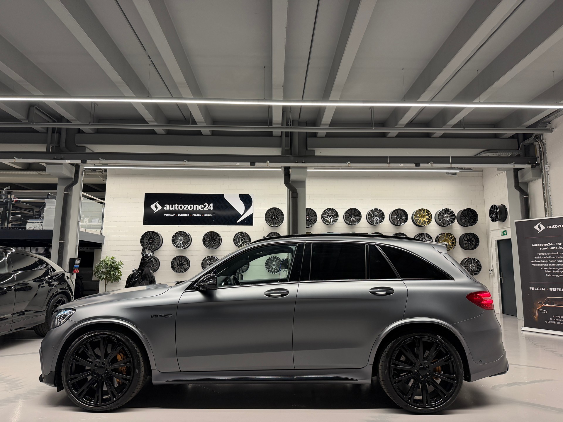 MERCEDES-BENZ GLC 63 S AMG 4m+ *CH-Auto*BRABUS Felgen*BRABUS Tieferlegung*Designo Magno*Keramik*Leder Designo*-image-4