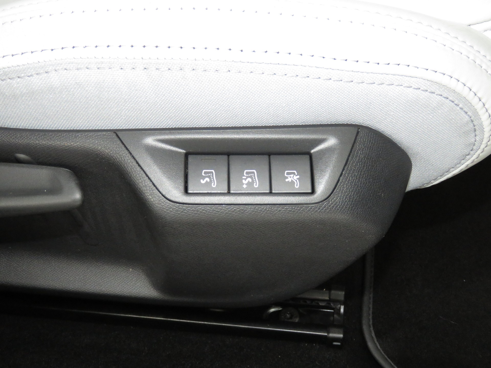 PEUGEOT 308 2.0 BlueHDI Féline Automat-image-14