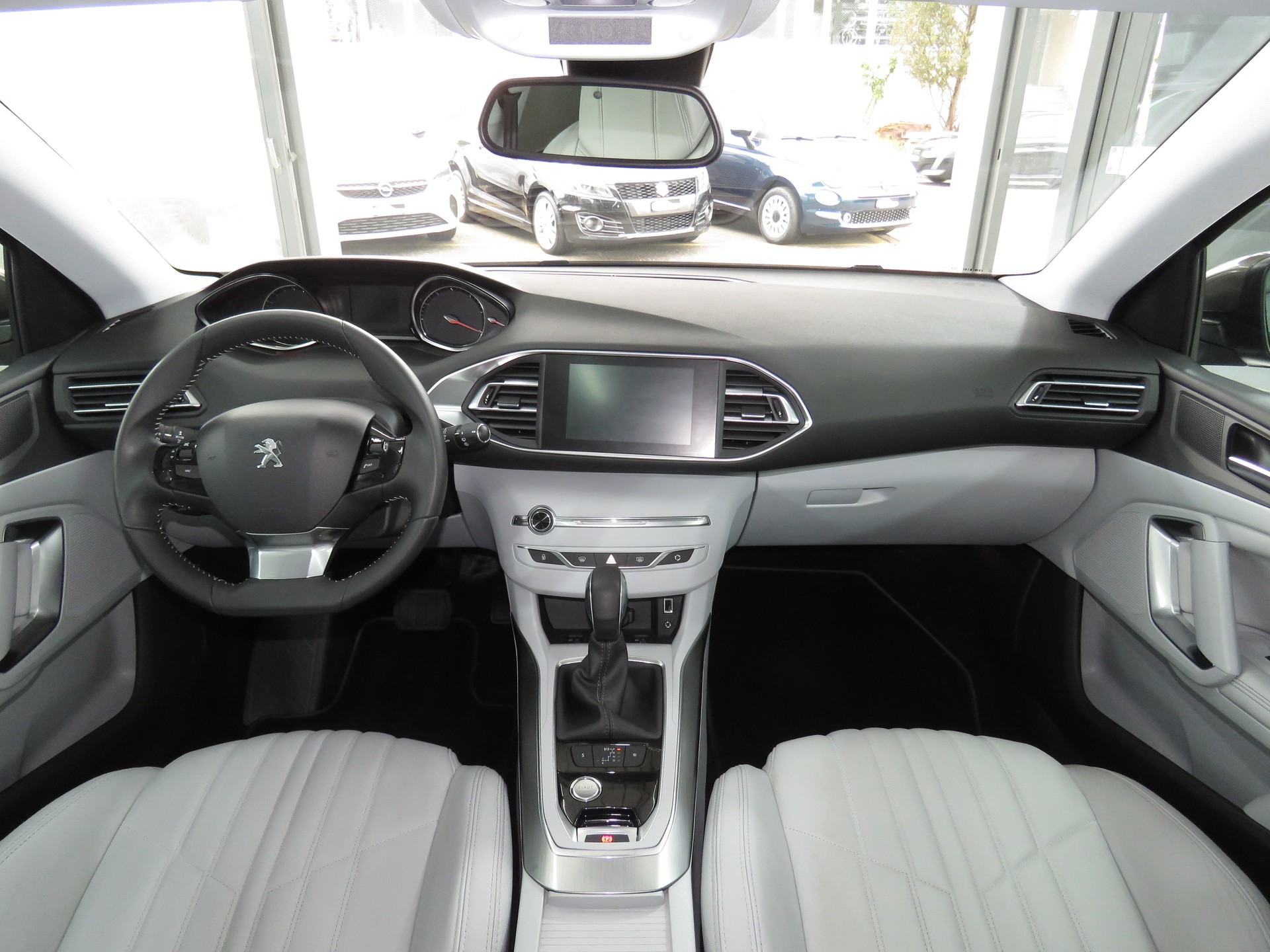 PEUGEOT 308 2.0 BlueHDI Féline Automat-image-16