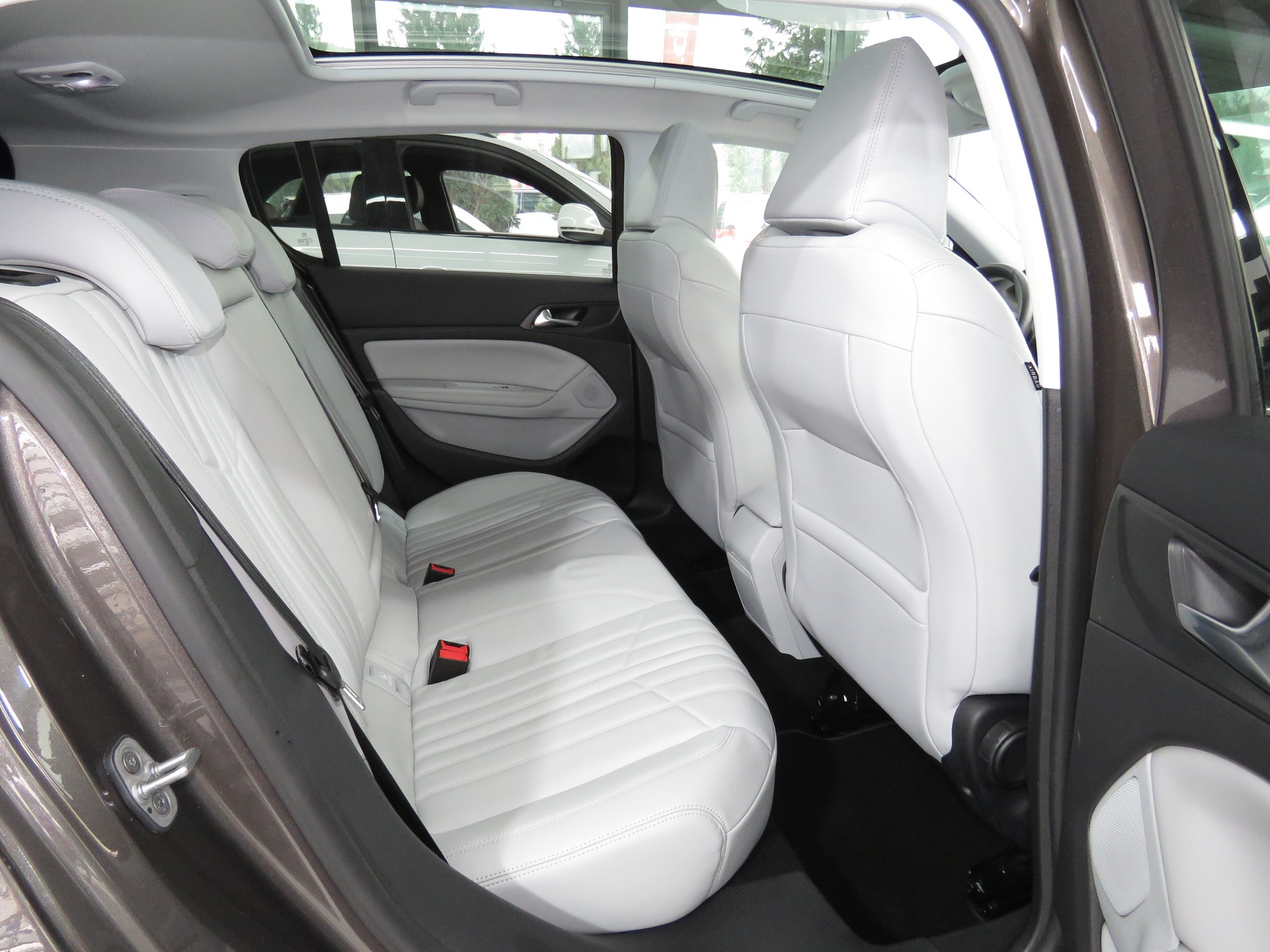 PEUGEOT 308 2.0 BlueHDI Féline Automat-image-15