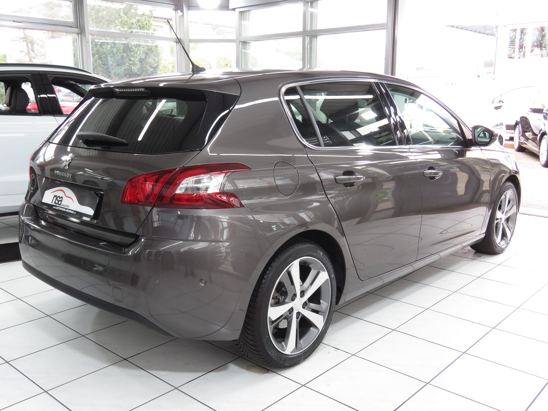 PEUGEOT 308 2.0 BlueHDI Féline Automat-showroom-element-3