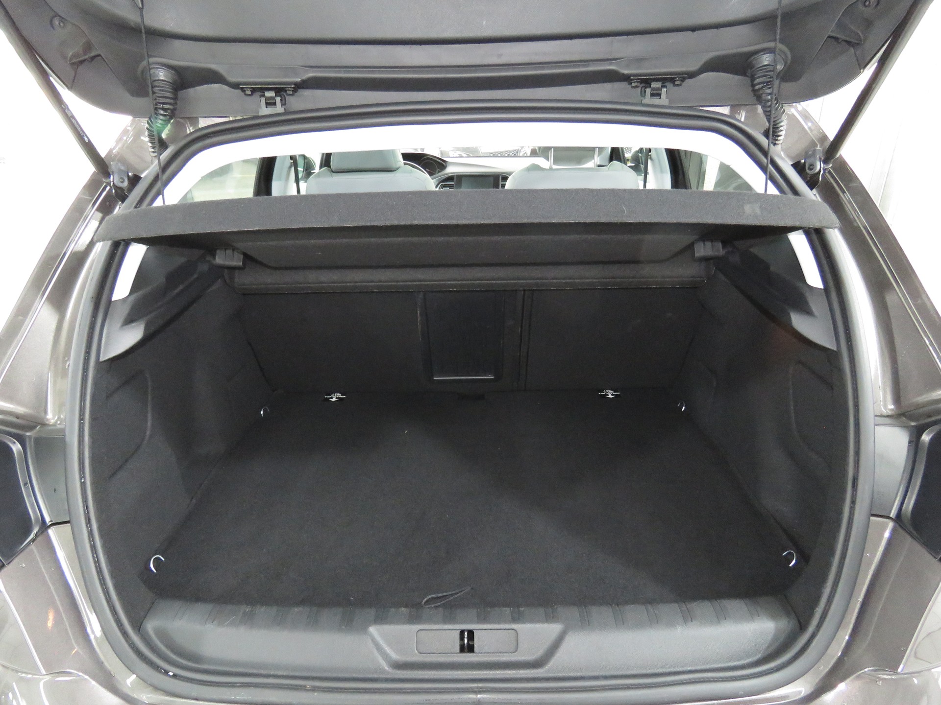 PEUGEOT 308 2.0 BlueHDI Féline Automat-image-11