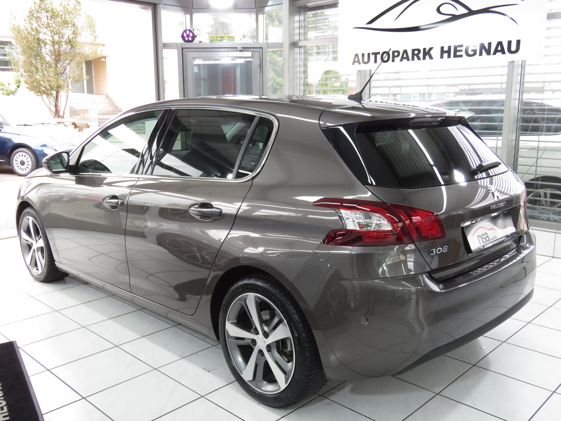 PEUGEOT 308 2.0 BlueHDI Féline Automat-image-5