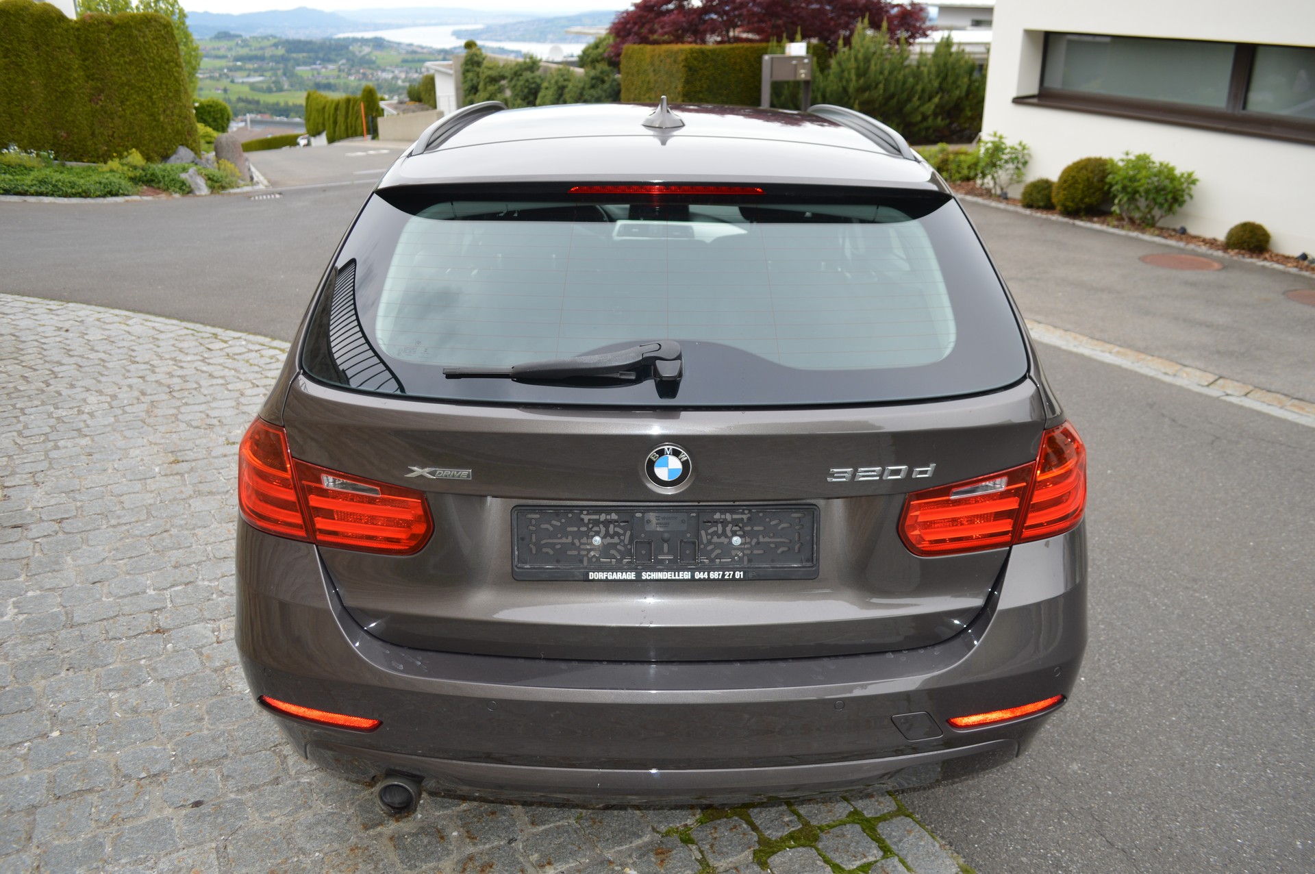 BMW 320d xDrive Touring Steptronic-image-4