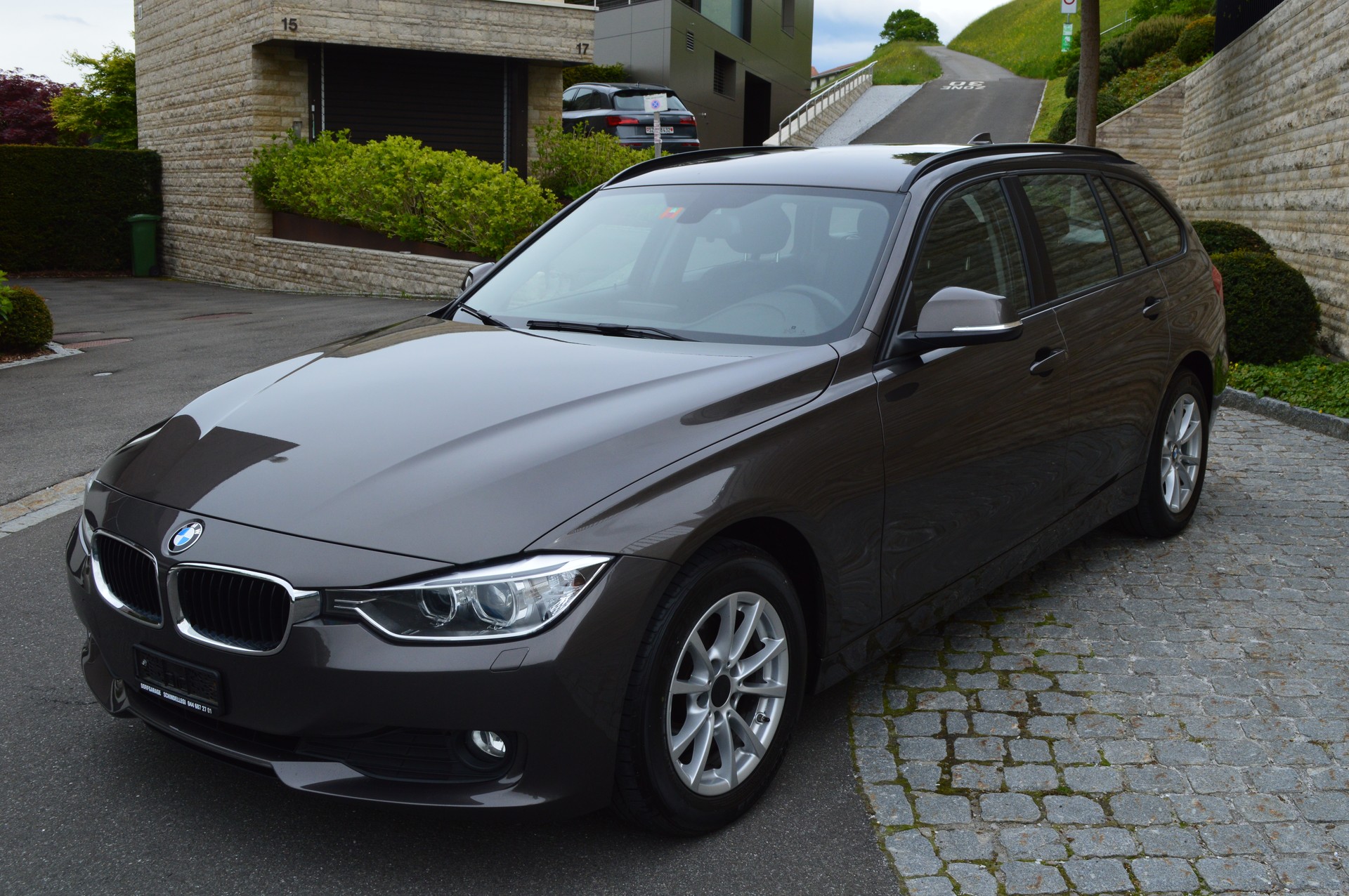 BMW 320d xDrive Touring Steptronic-image-1