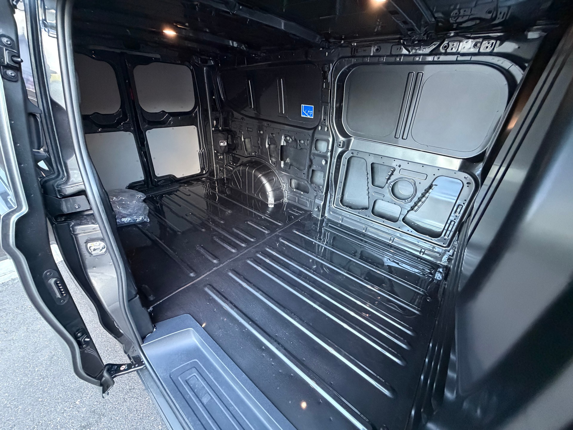 FORD Transit Custom Van 340 L2H1 65kWh Trend-image-13